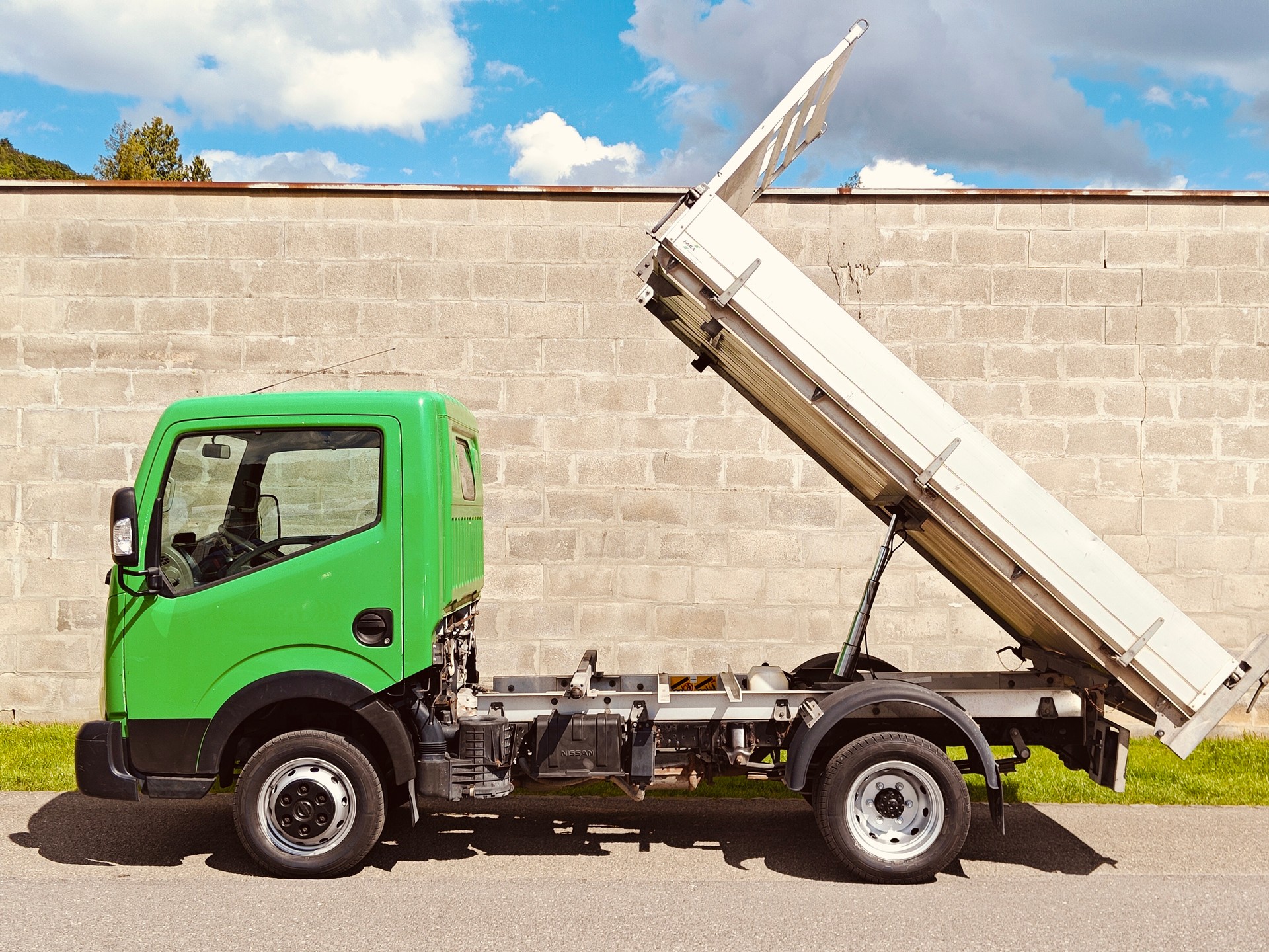 NISSAN NT 400 FABA Dreiseitenkipper - Nutzlast 1240kg - AHK 3.5T - MFK 20.05.2026-image-5