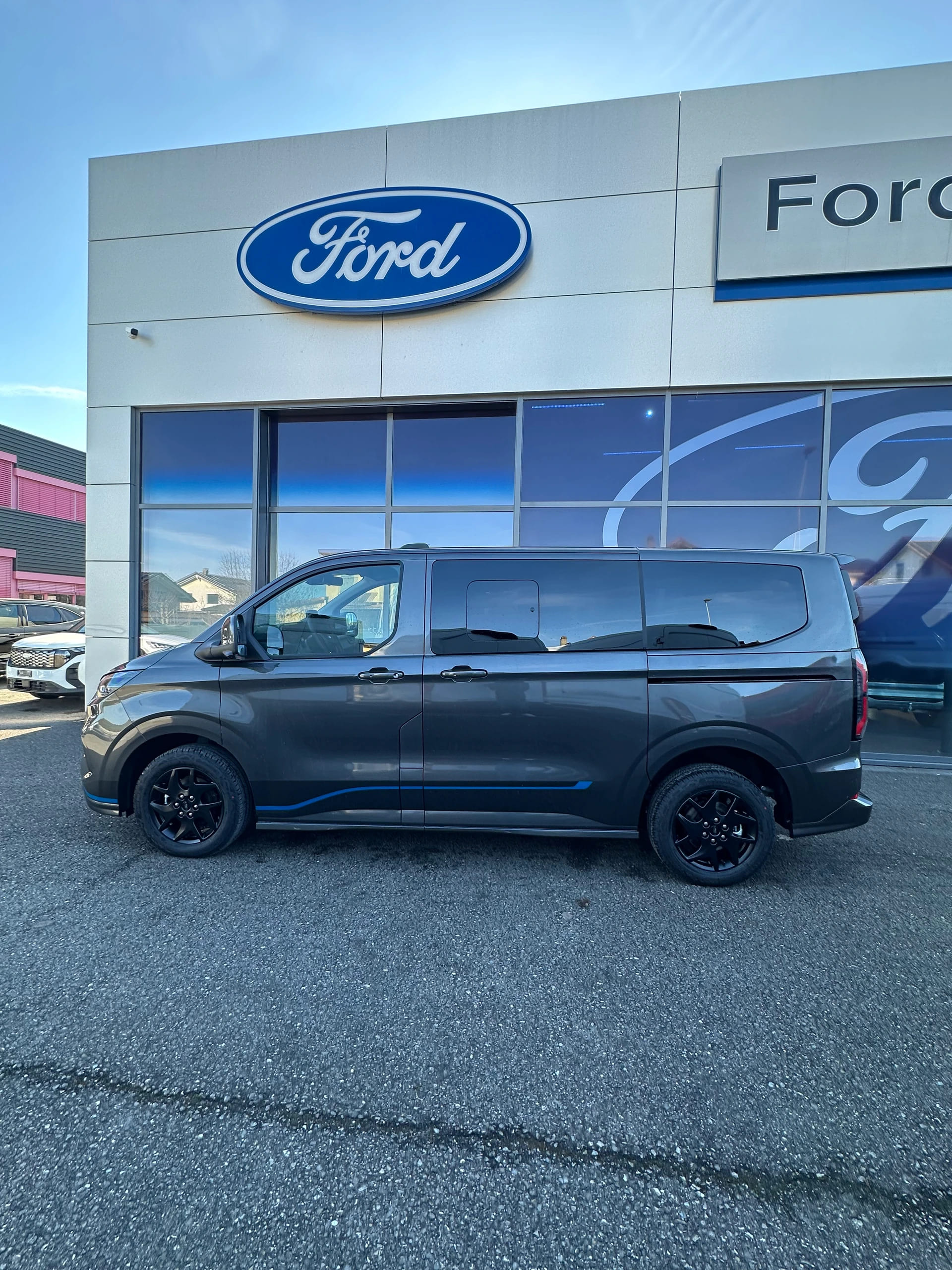 FORD Tourneo Custom 320 L1 2.0 EcoBlue 170 Sport 4x4-image-2