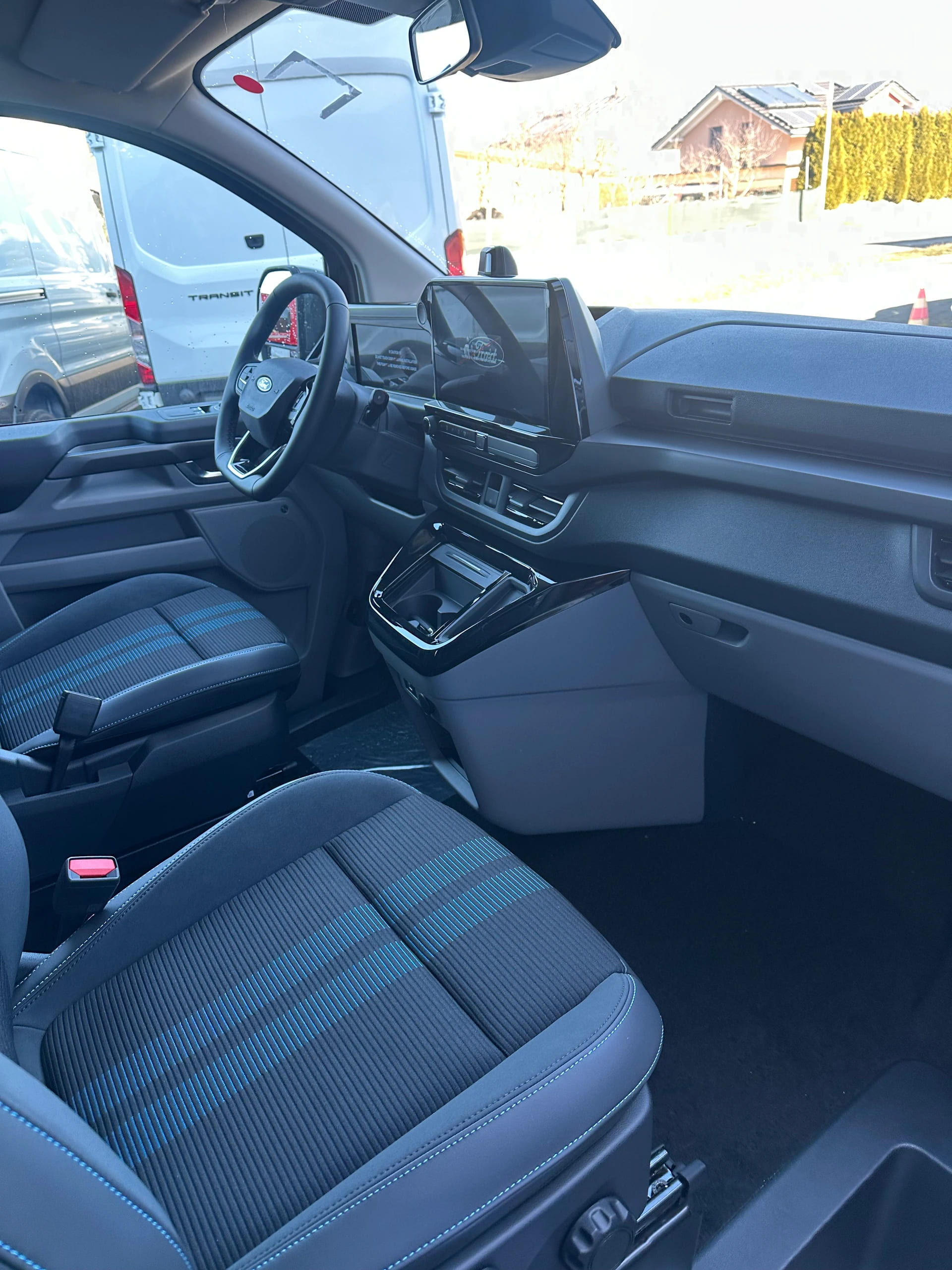 FORD Tourneo Custom 320 L1 2.0 EcoBlue 170 Sport 4x4-image-15