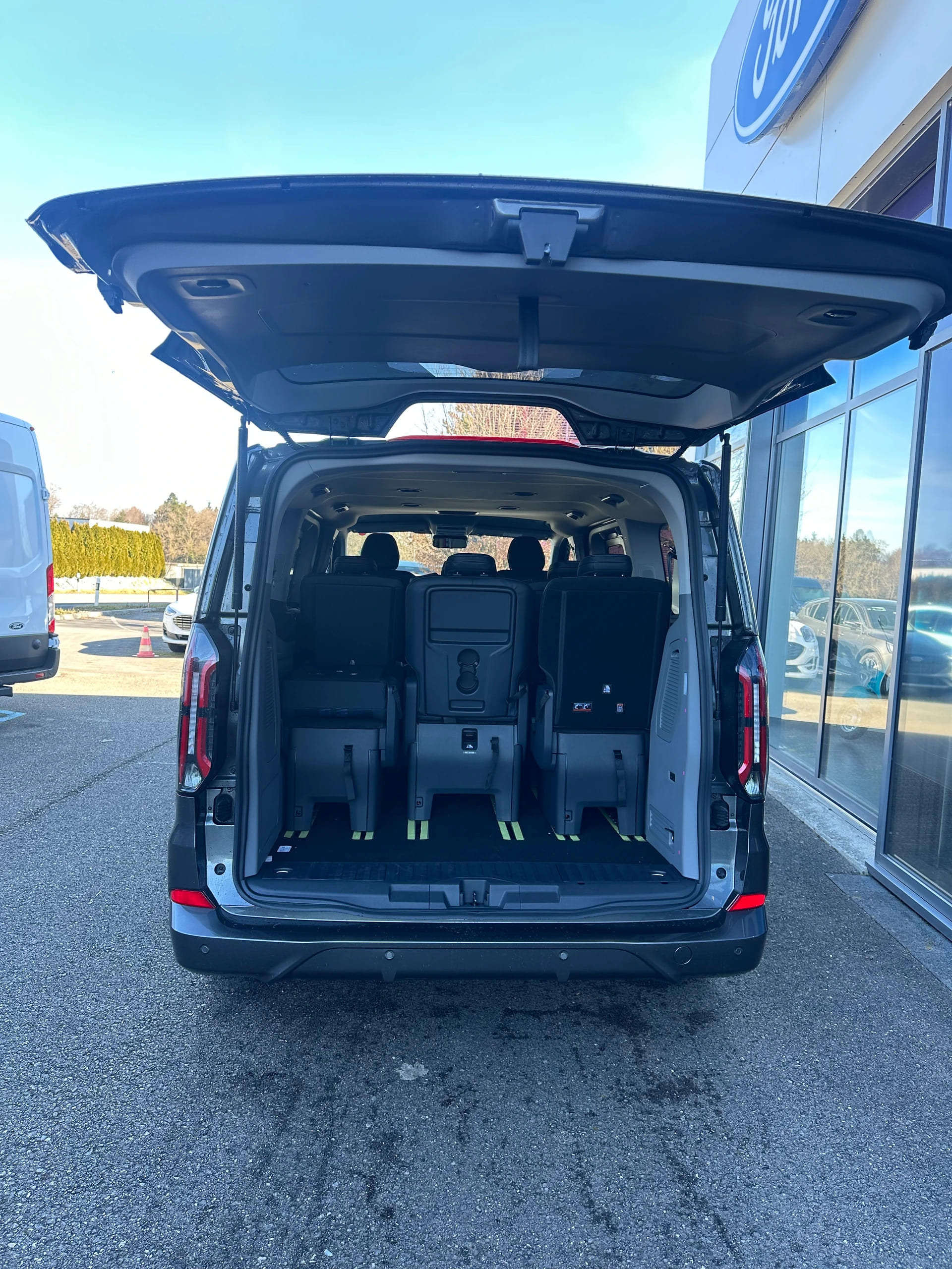 FORD Tourneo Custom 320 L1 2.0 EcoBlue 170 Sport 4x4-image-5