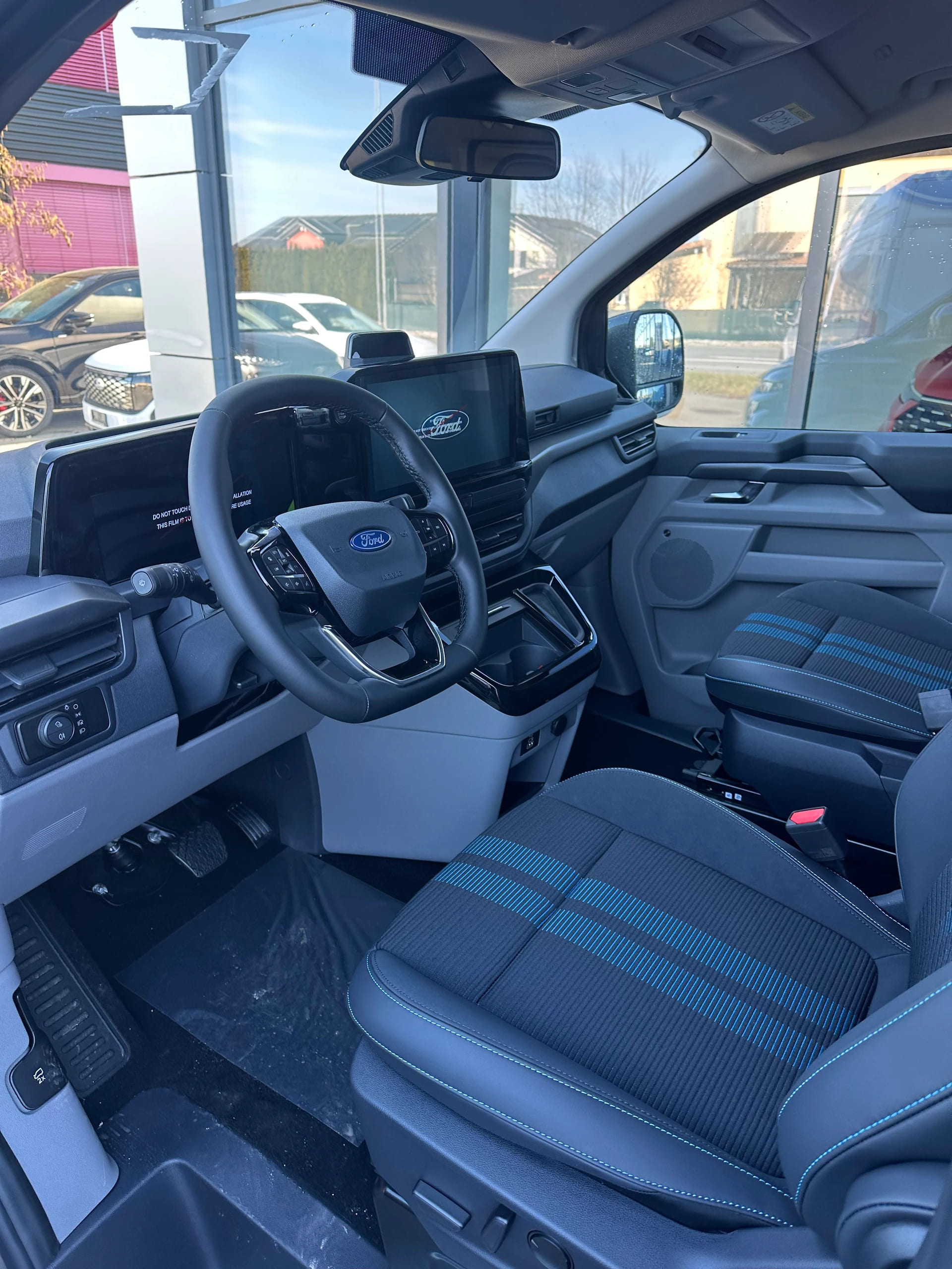 FORD Tourneo Custom 320 L1 2.0 EcoBlue 170 Sport 4x4-image-10