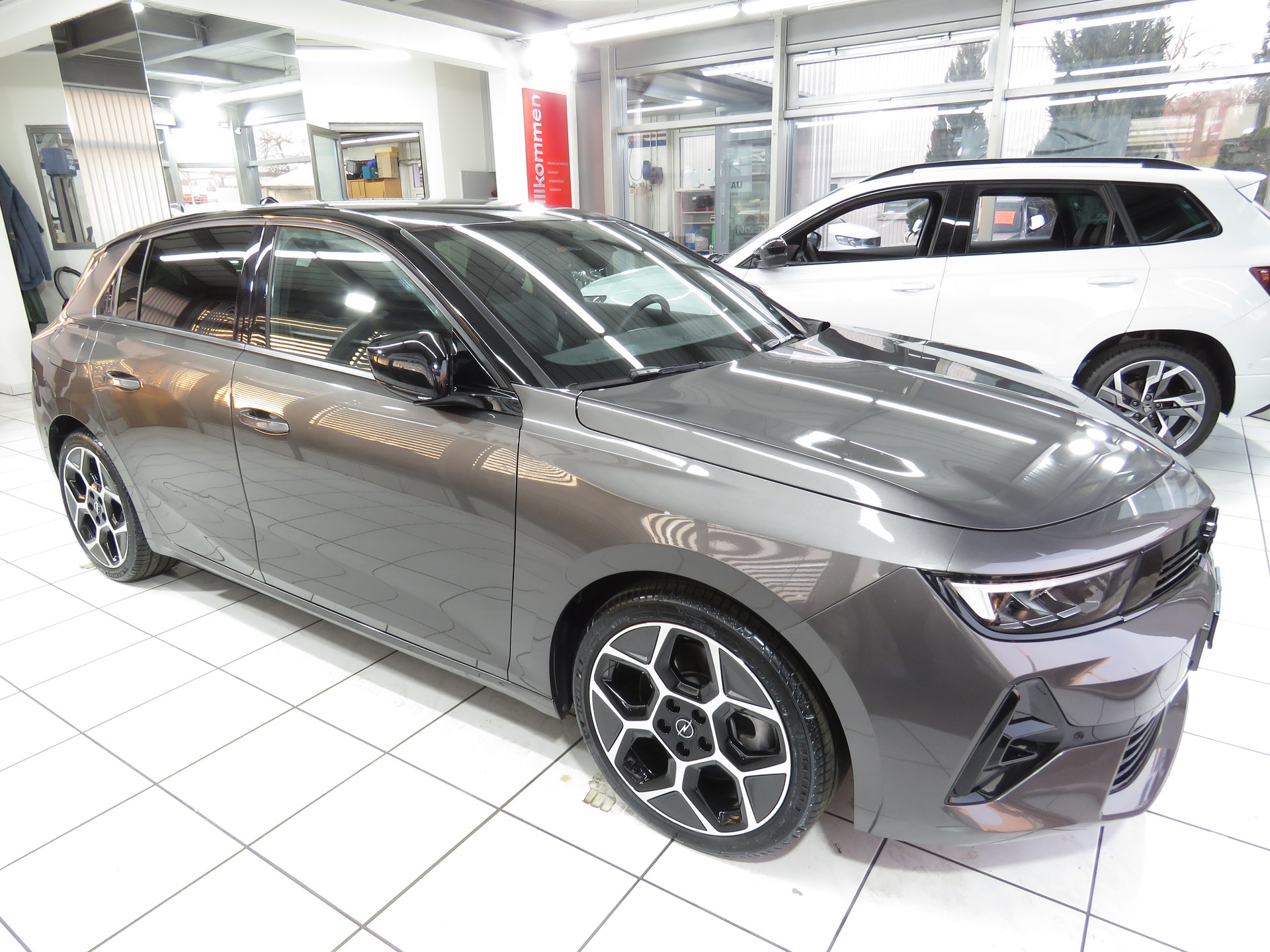 OPEL Astra 1.6 PHEV Turbo Swiss Plus Automat-image-2