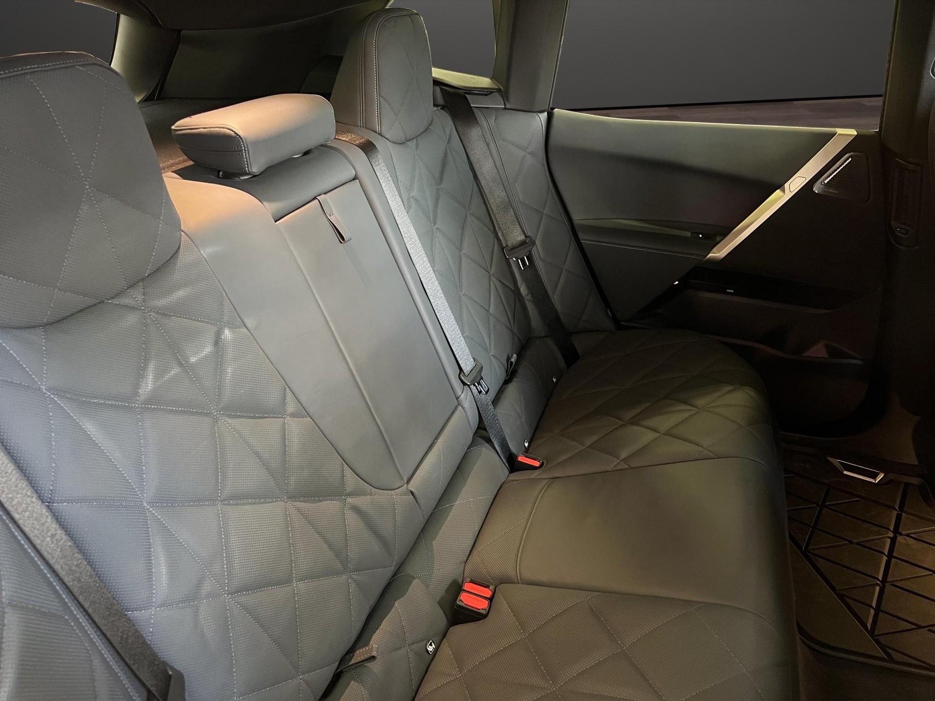 BMW iX xDrive M60-image-17