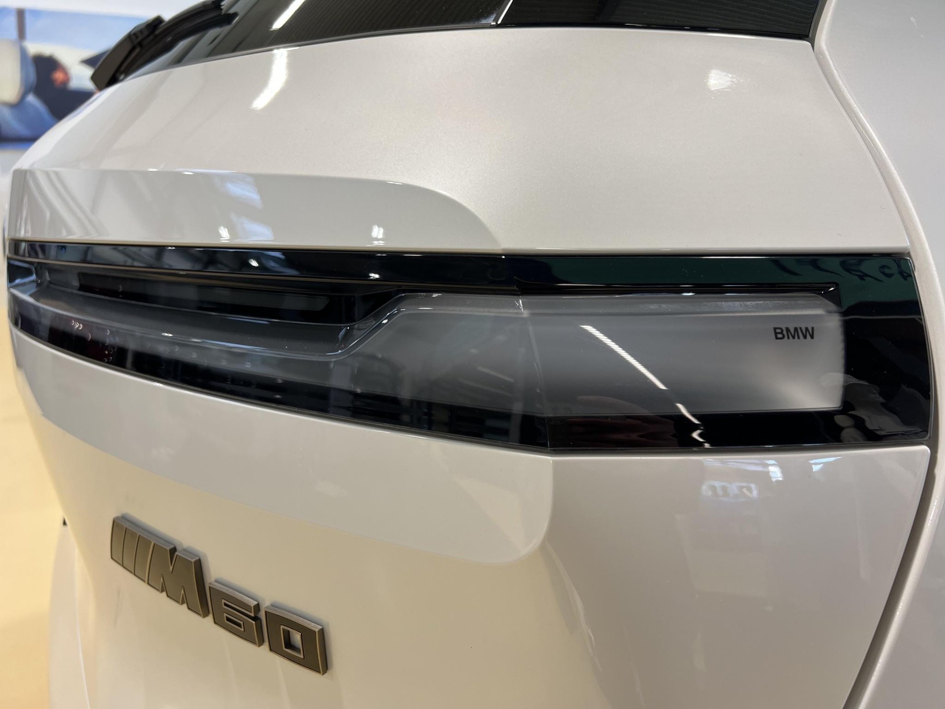 BMW iX xDrive M60-image-7