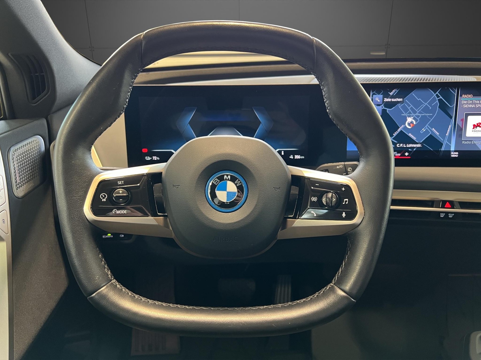 BMW iX xDrive M60-image-14