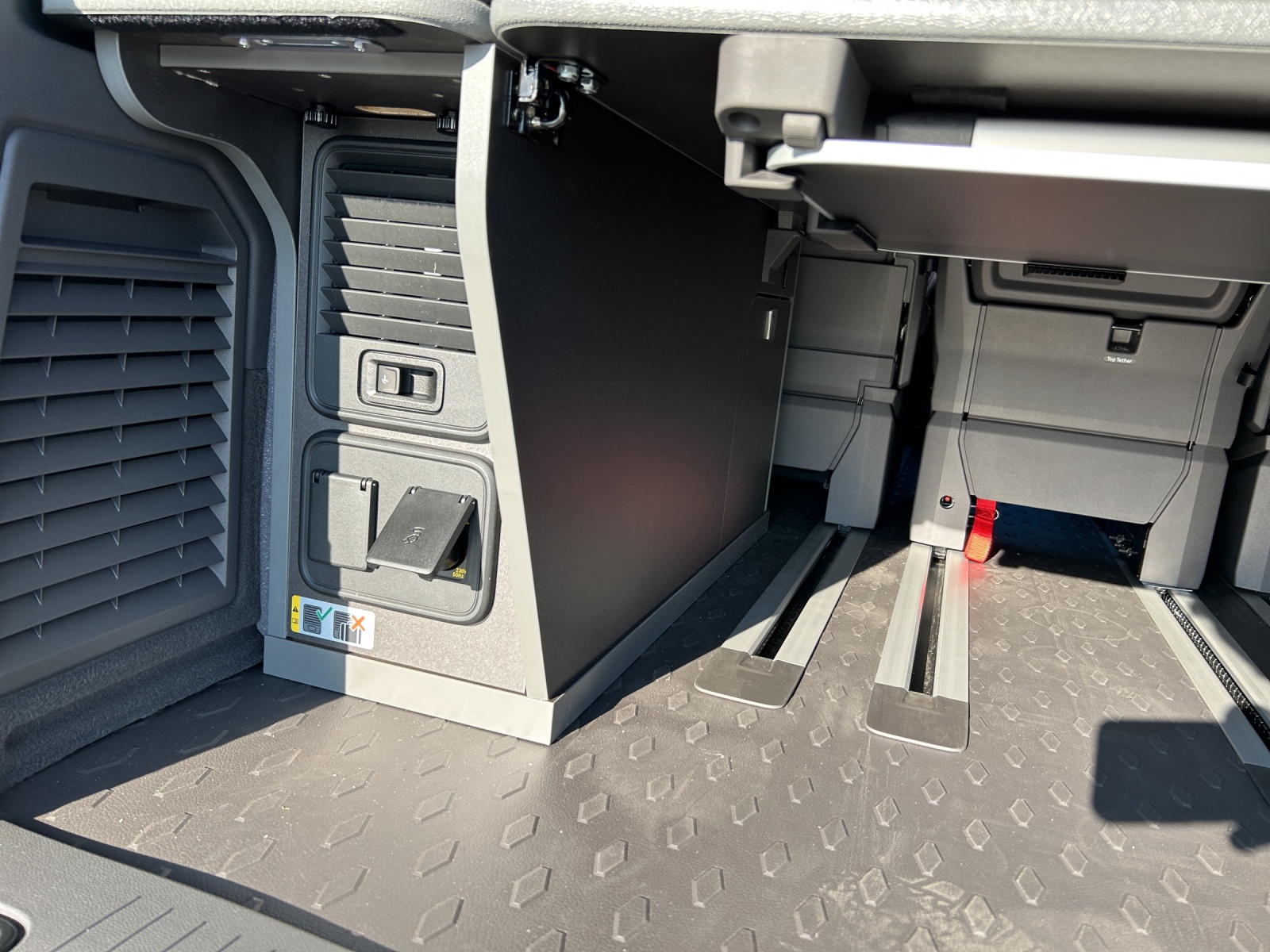 VW California 2.0 TSI Beach Tour-image-13