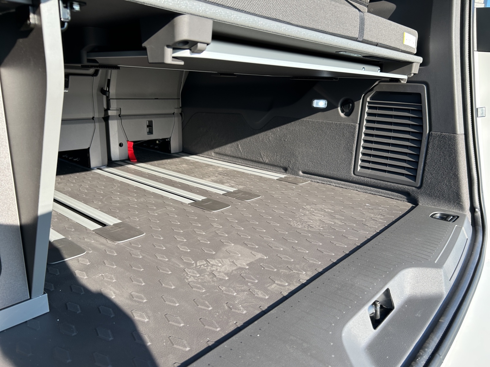 VW California 2.0 TSI Beach Tour-image-14