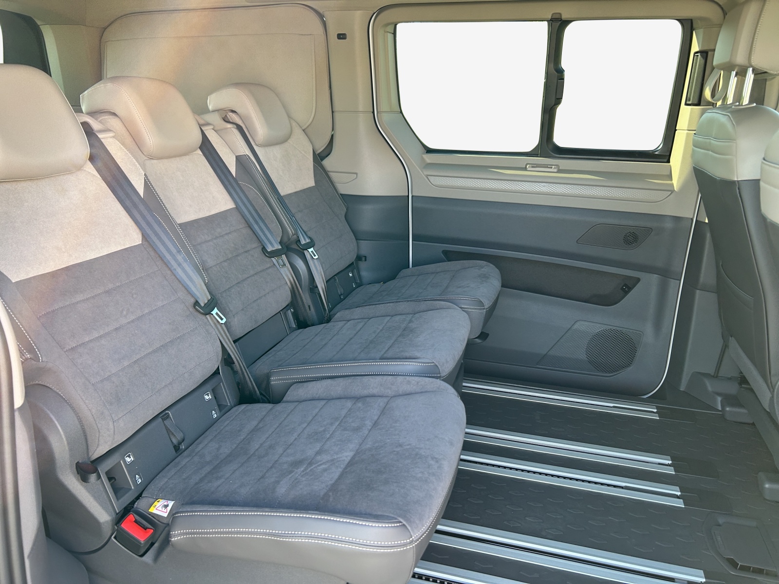 VW California 2.0 TSI Beach Tour-image-15