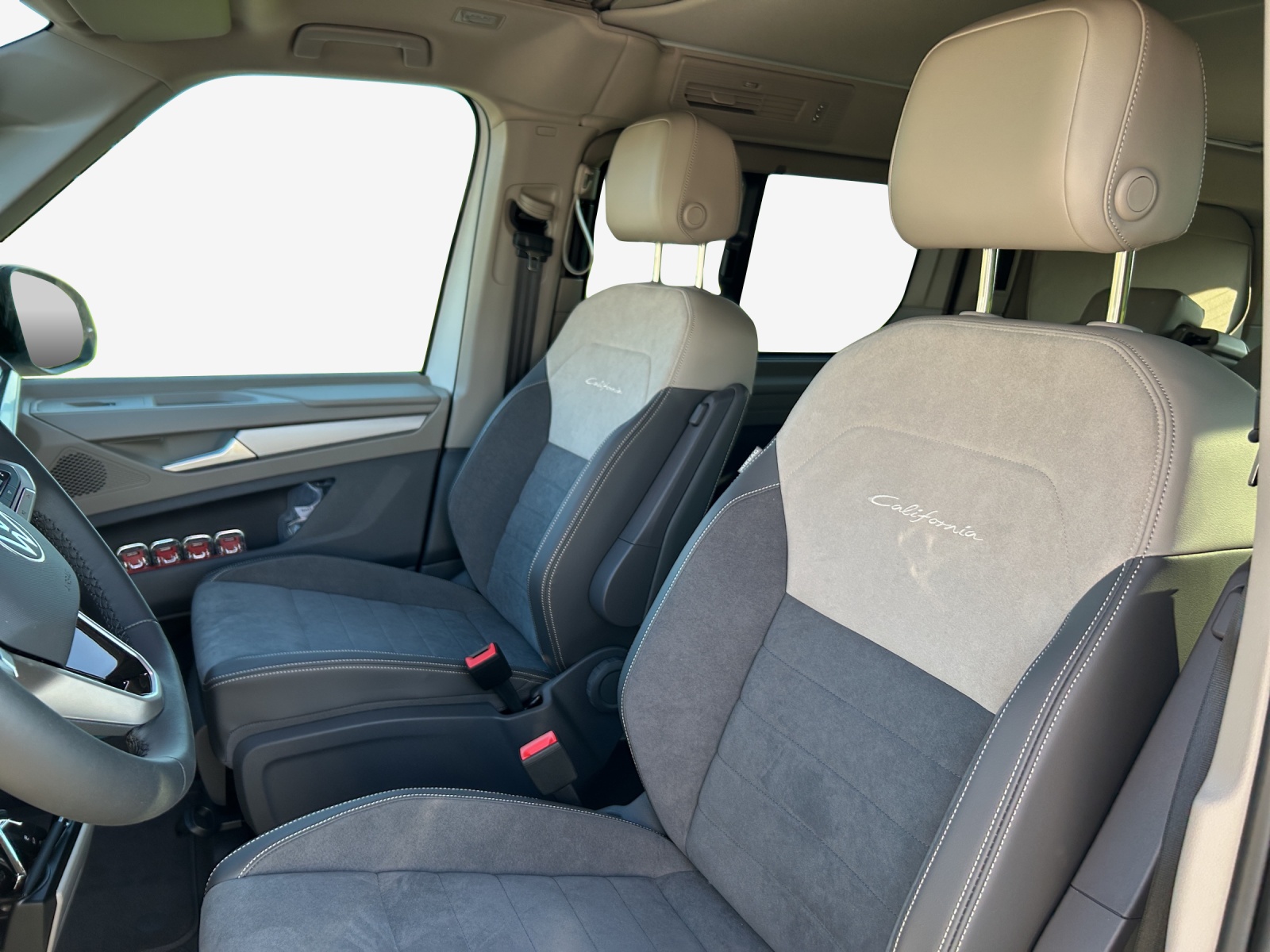 VW California 2.0 TSI Beach Tour-image-7