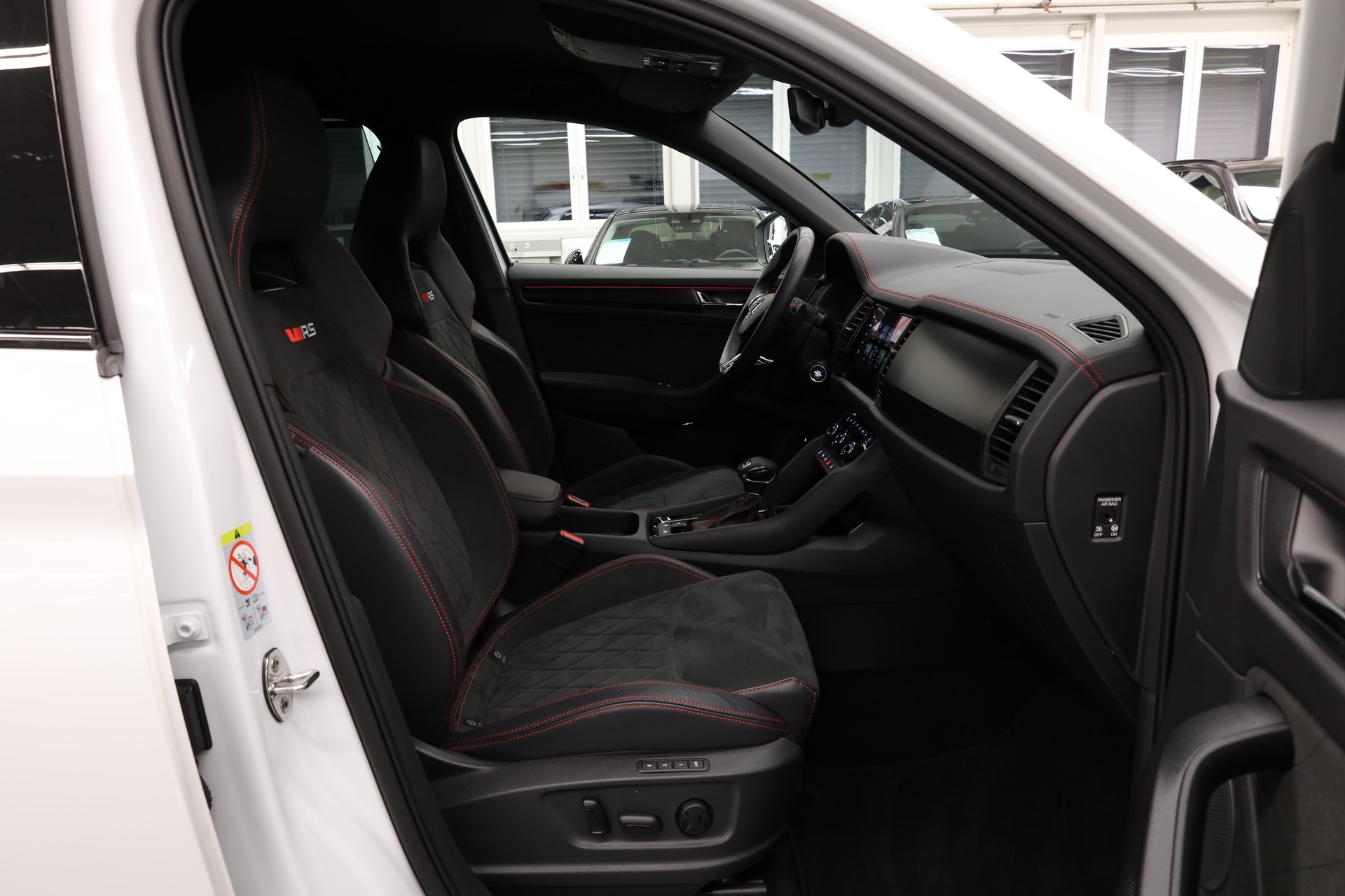 SKODA Kodiaq 2.0 TSI RS DSG-image-14