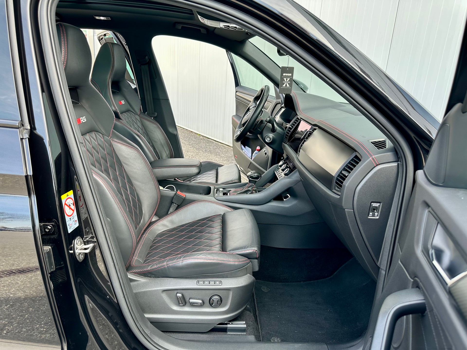 SKODA Kodiaq 2.0 TSI 4x4 RS-image-11