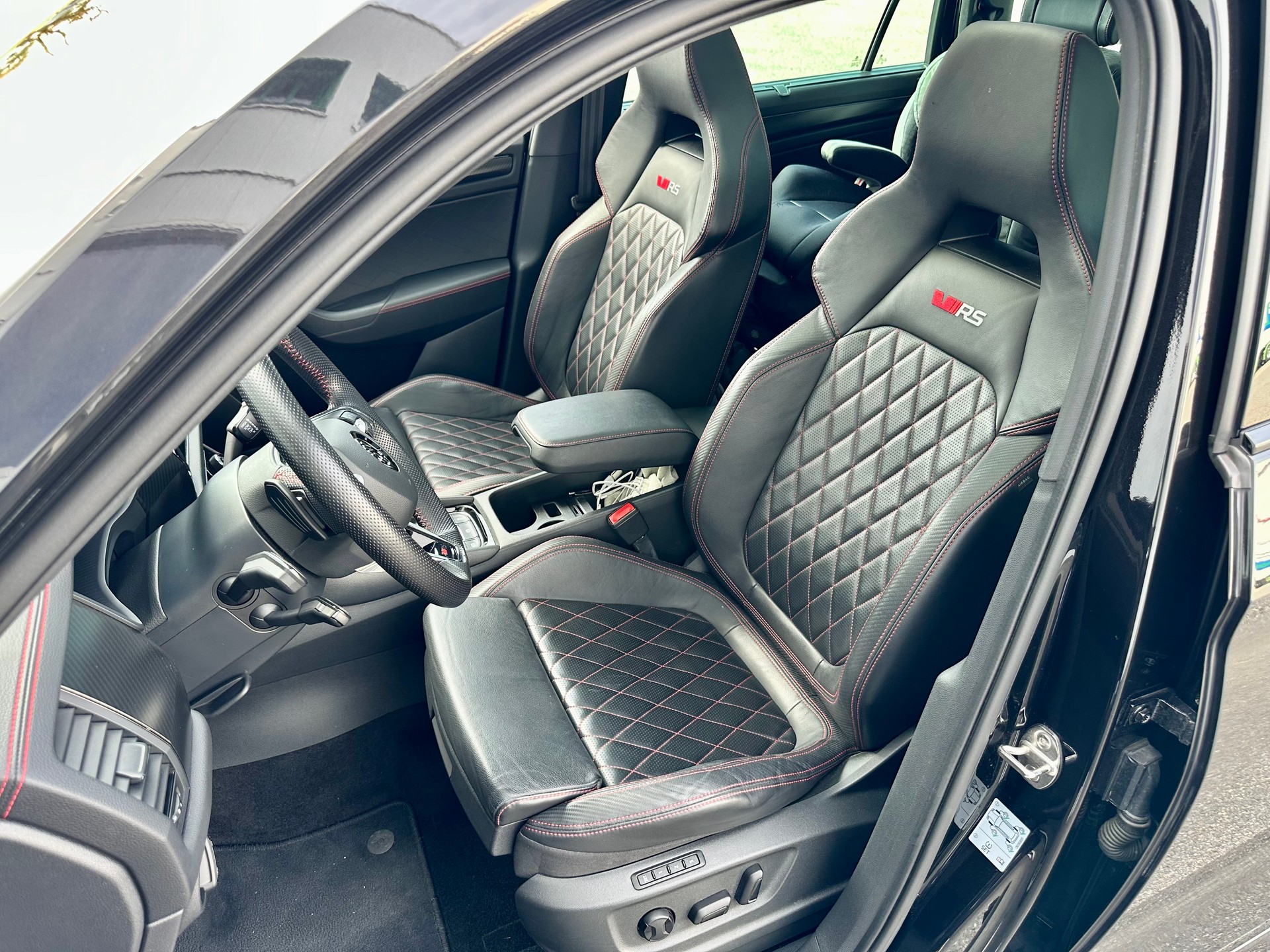 SKODA Kodiaq 2.0 TSI 4x4 RS-image-8