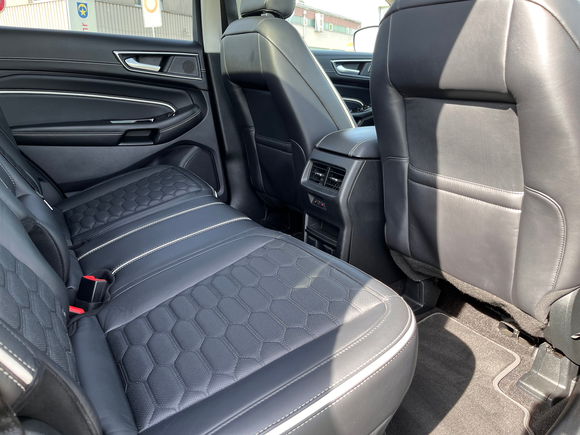 FORD Edge 2.0 EcoBlue Vignale 4WD Automatic * IN DARK PERSION GREEN - STANDHEIZUNG *-image-17