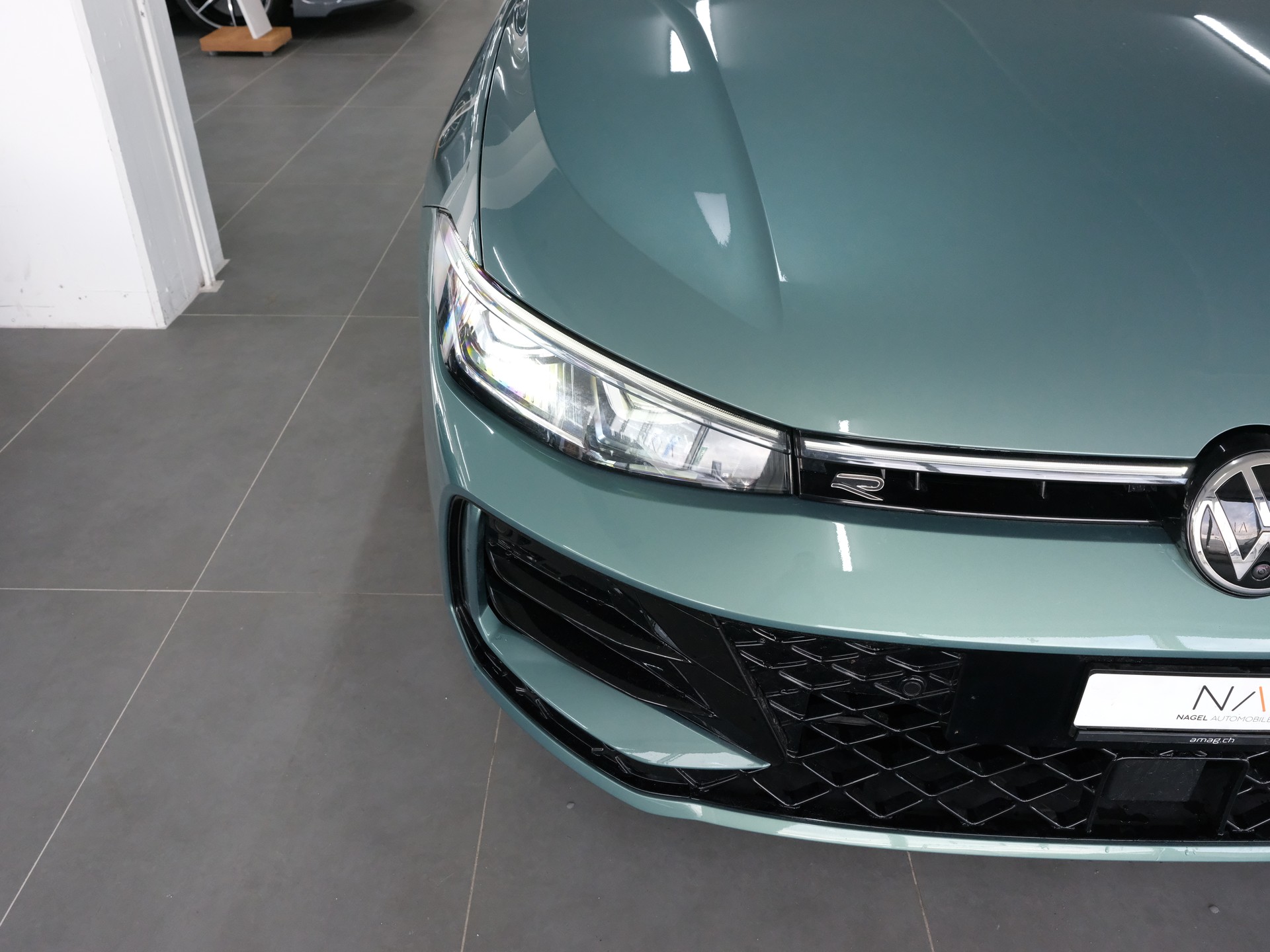 VW Passat Variant 1.5 TSI evo2 Plug-In- Hybrid R-Line DSG-image-11