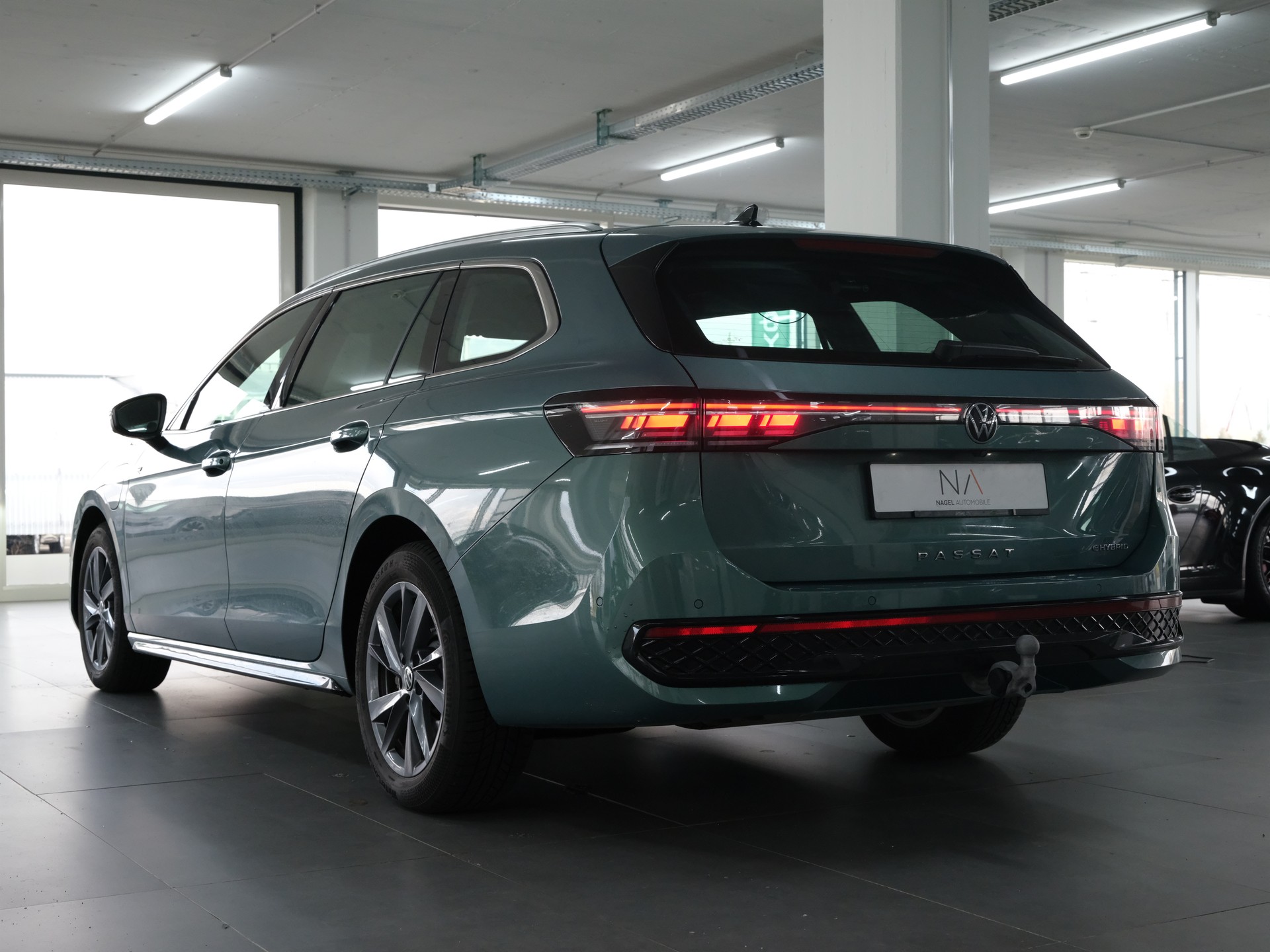 VW Passat Variant 1.5 TSI evo2 Plug-In- Hybrid R-Line DSG-image-5