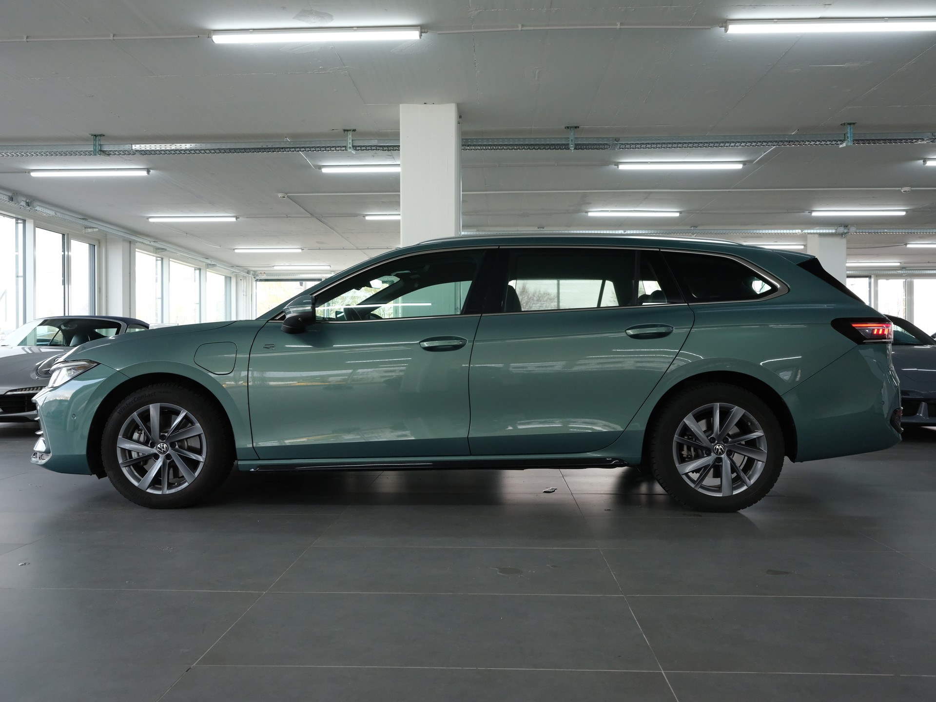 VW Passat Variant 1.5 TSI evo2 Plug-In- Hybrid R-Line DSG-image-7