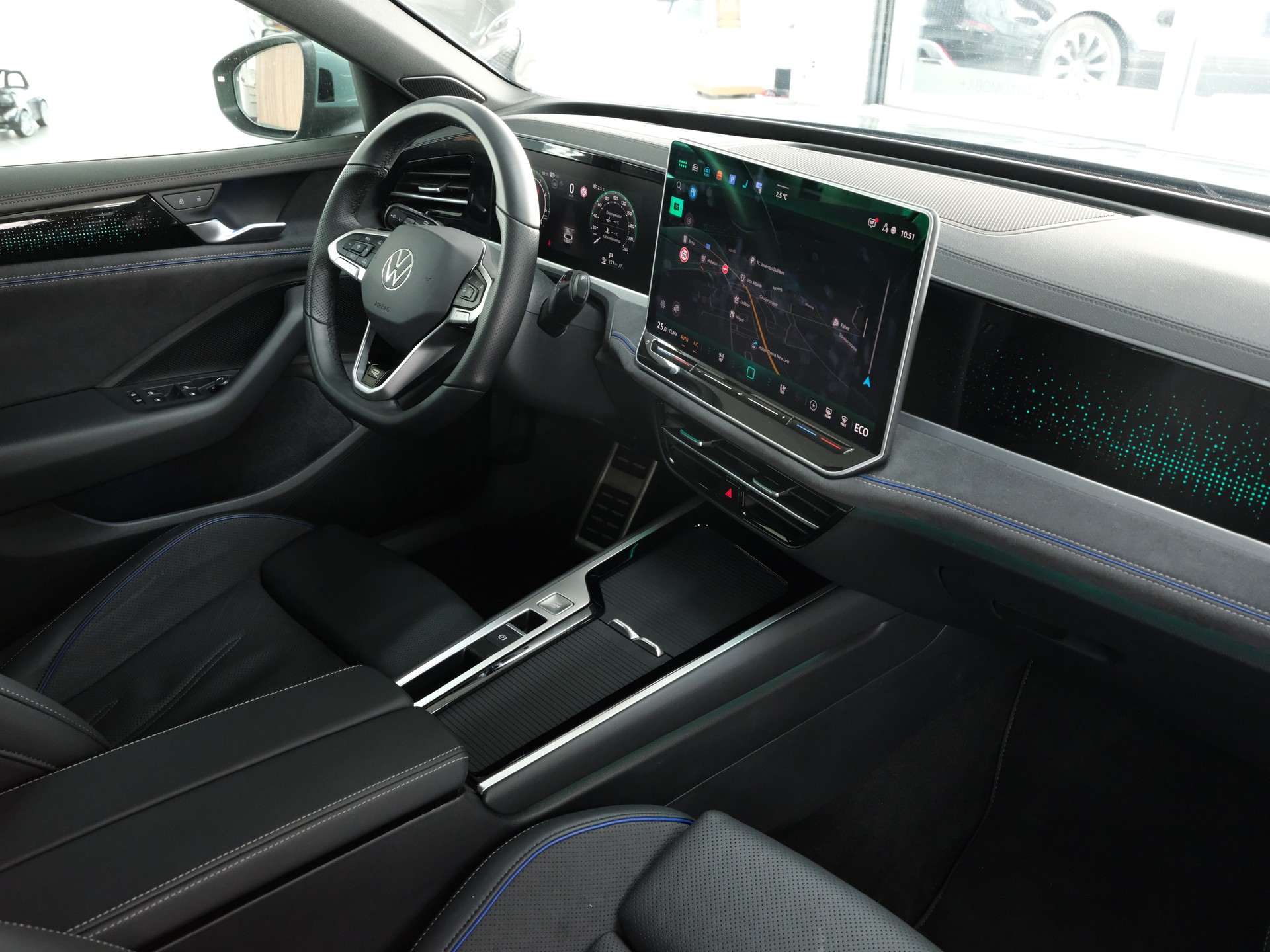 VW Passat Variant 1.5 TSI evo2 Plug-In- Hybrid R-Line DSG-image-18