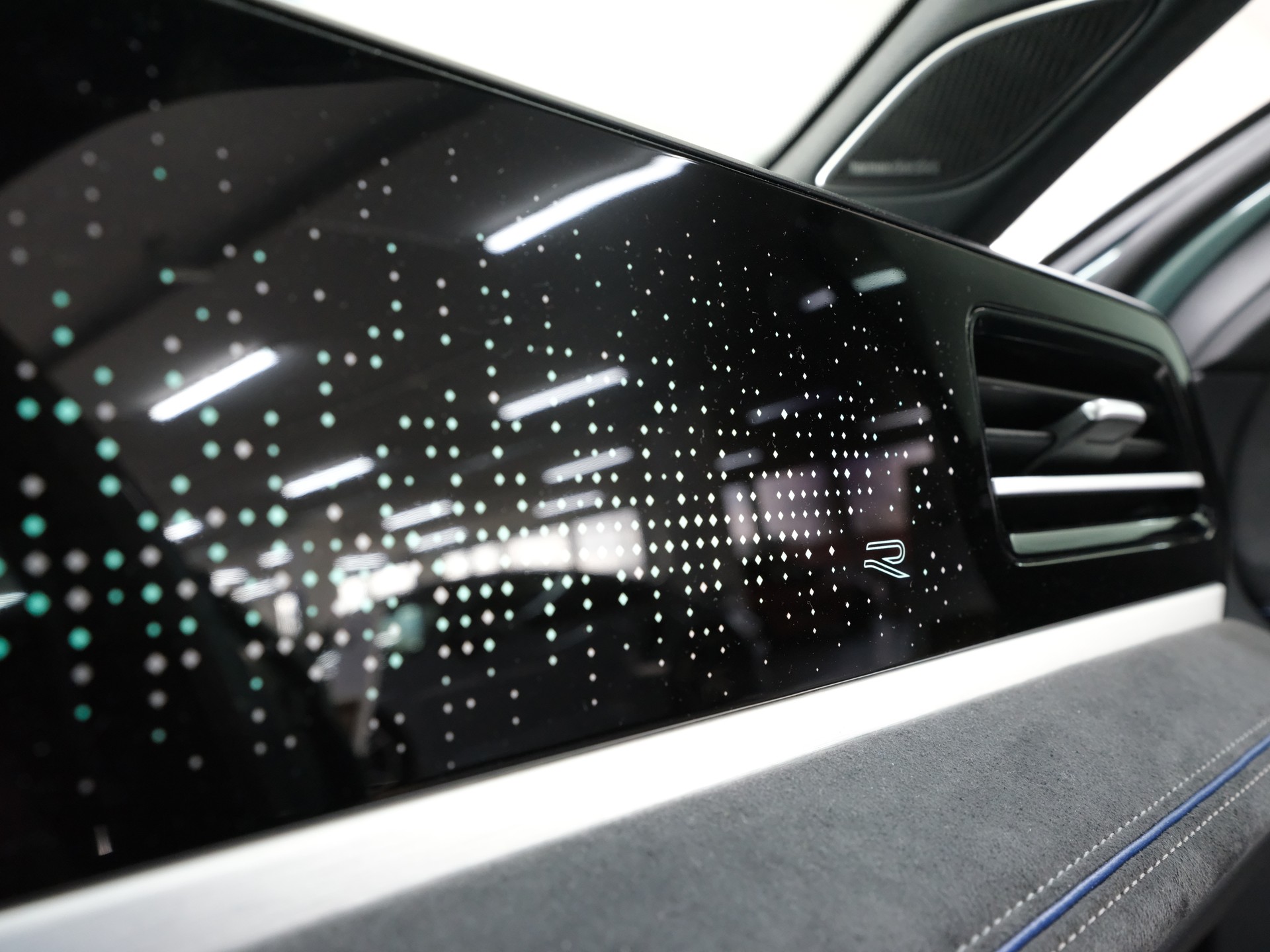 VW Passat Variant 1.5 TSI evo2 Plug-In- Hybrid R-Line DSG-image-17