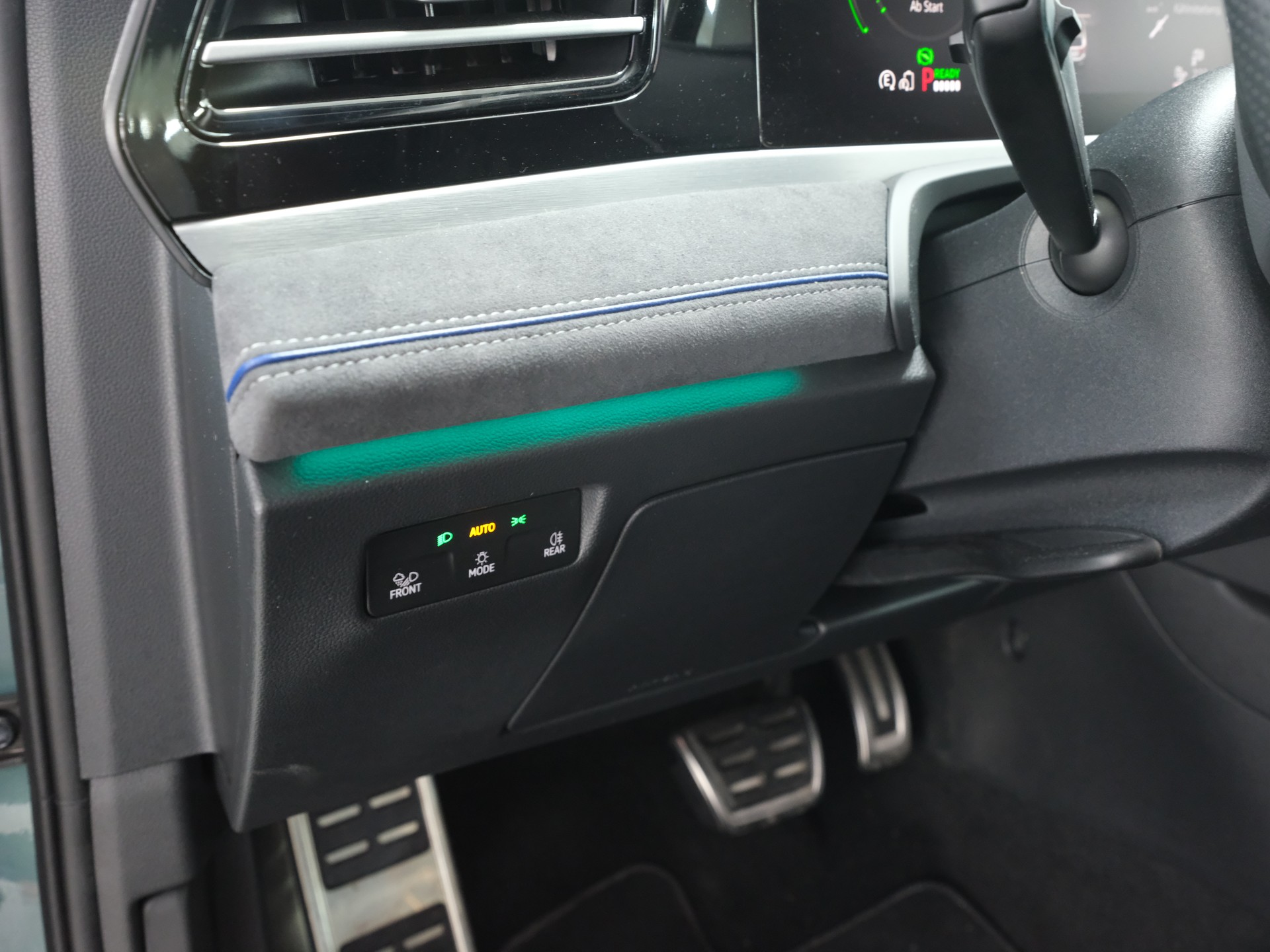 VW Passat Variant 1.5 TSI evo2 Plug-In- Hybrid R-Line DSG-image-16