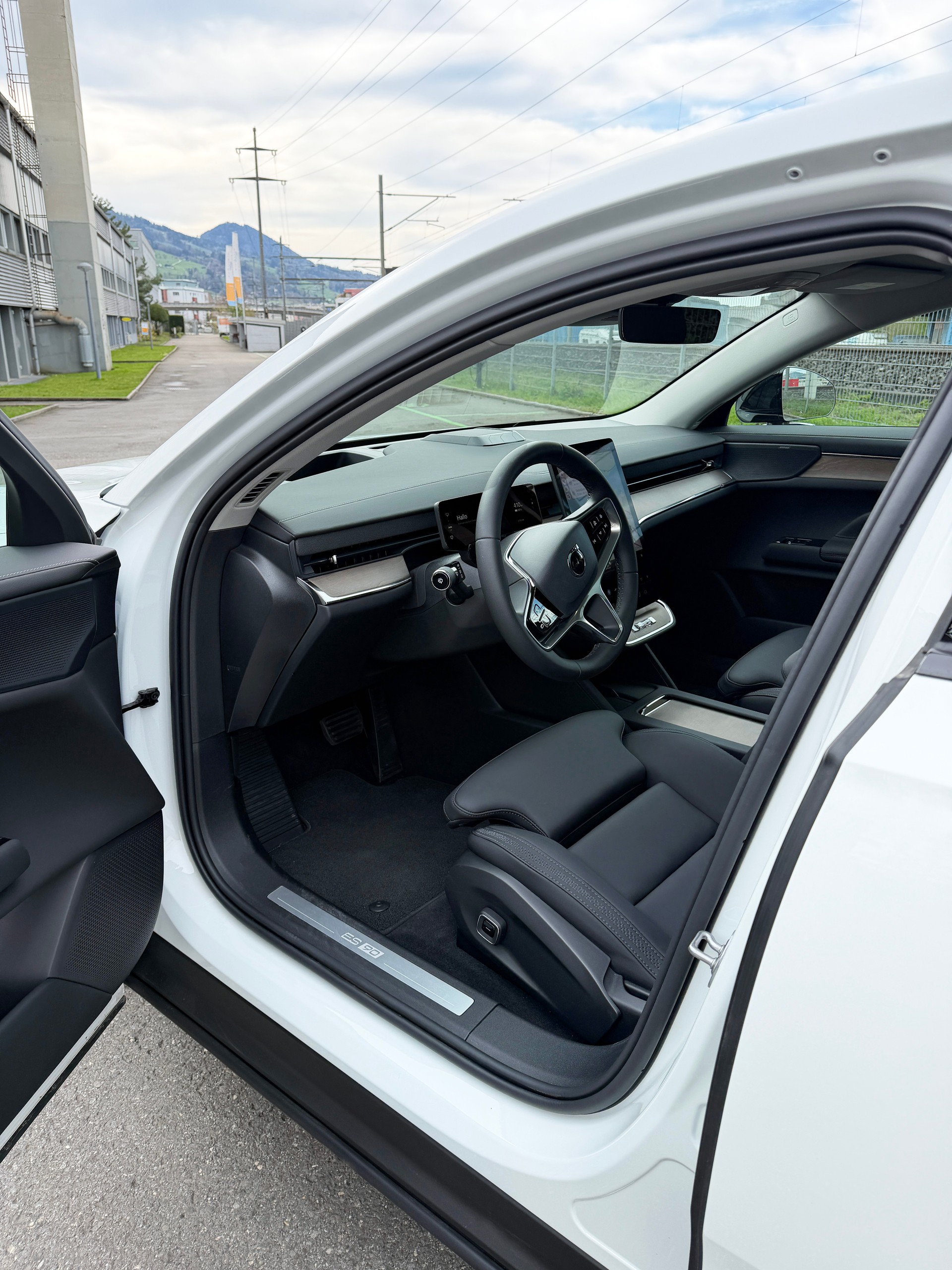 VOLVO ES90 Single 88 kWh Plus-image-3