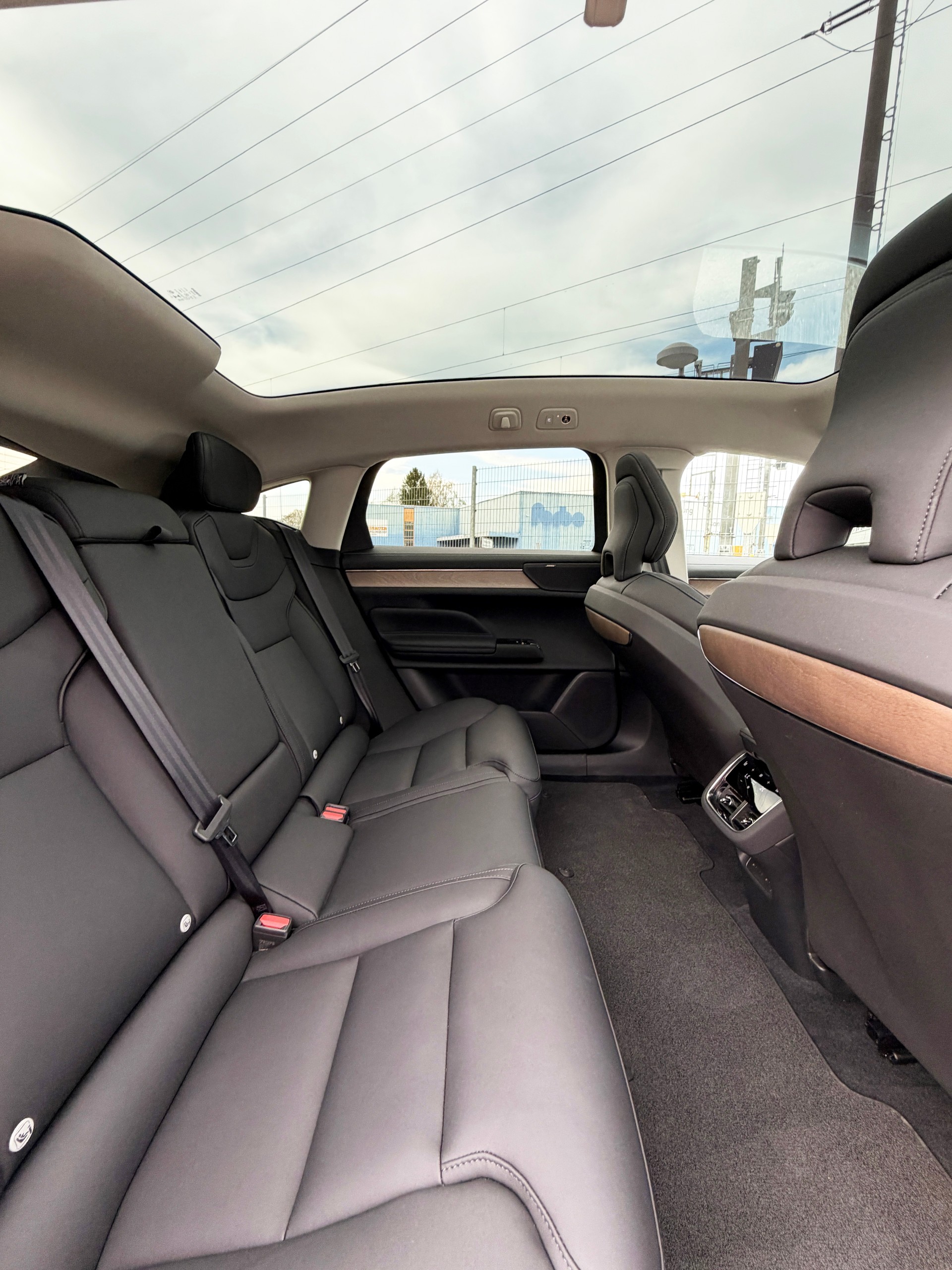 VOLVO ES90 Single 88 kWh Plus-image-5