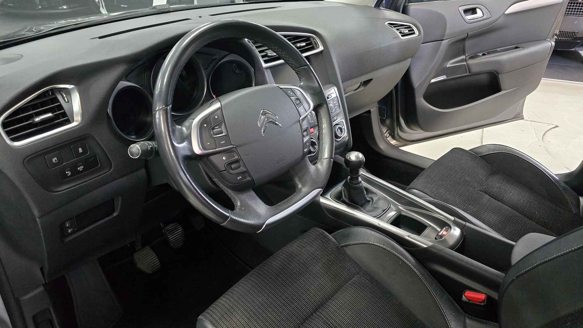 CITROEN C4 Berline 1.2 THP Exclusive-image-13