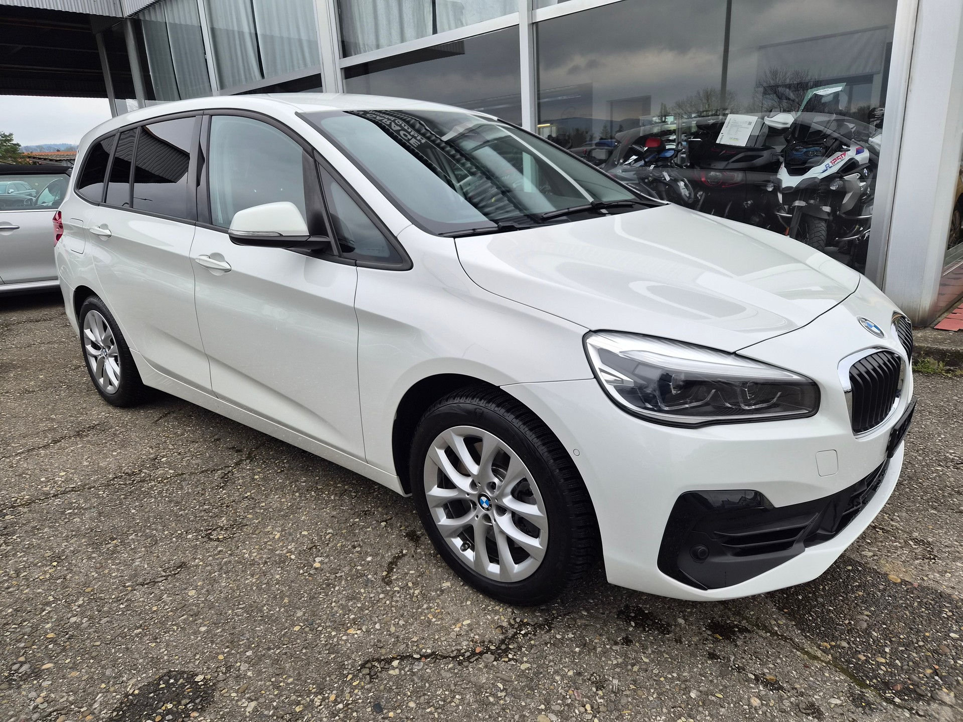 BMW 218d xDrive Gran Tourer Steptronic-image-0