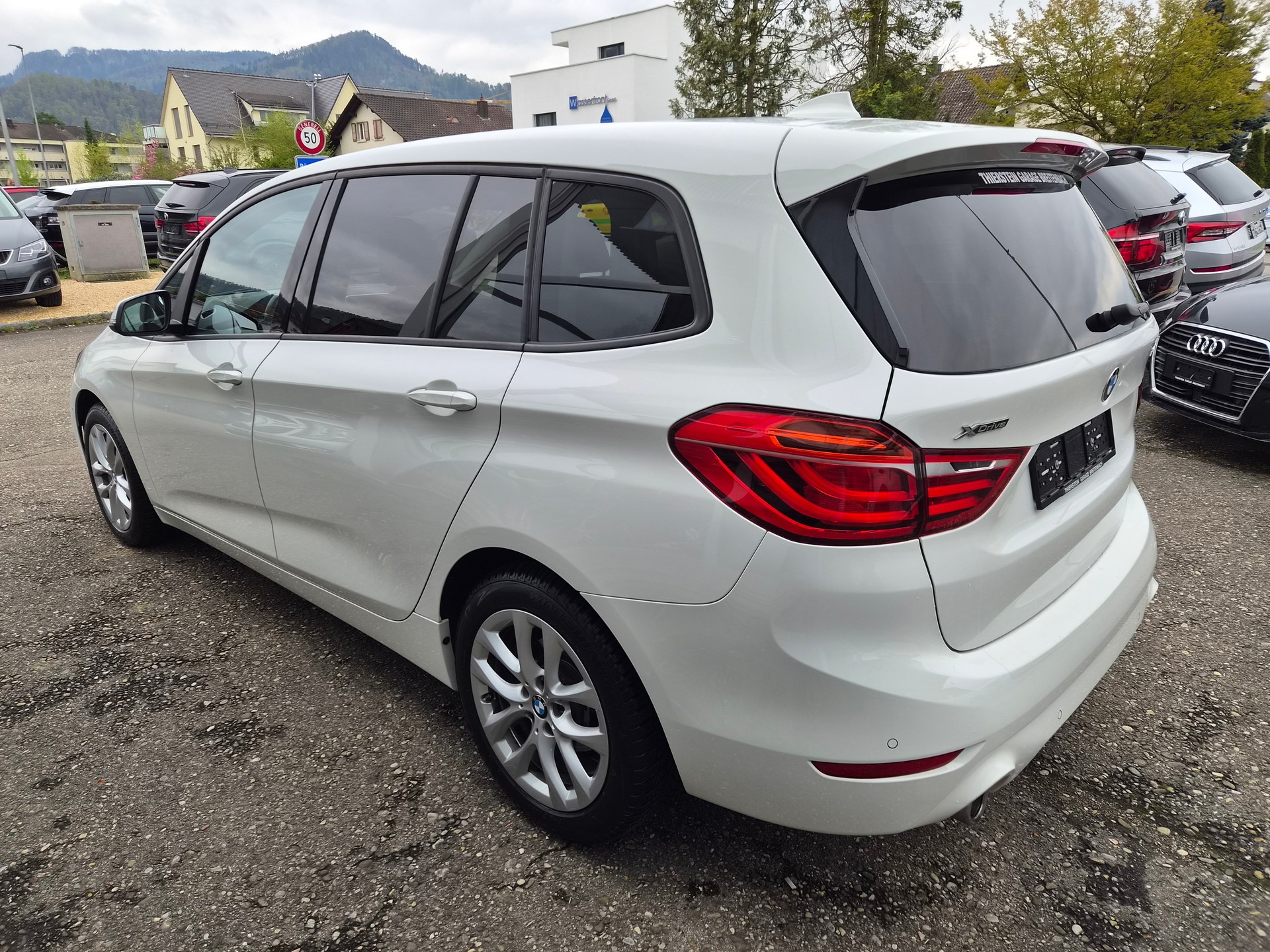 BMW 218d xDrive Gran Tourer Steptronic-image-3
