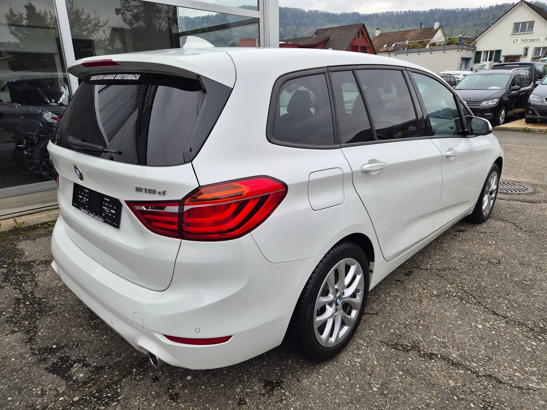 BMW 218d xDrive Gran Tourer Steptronic-image-5