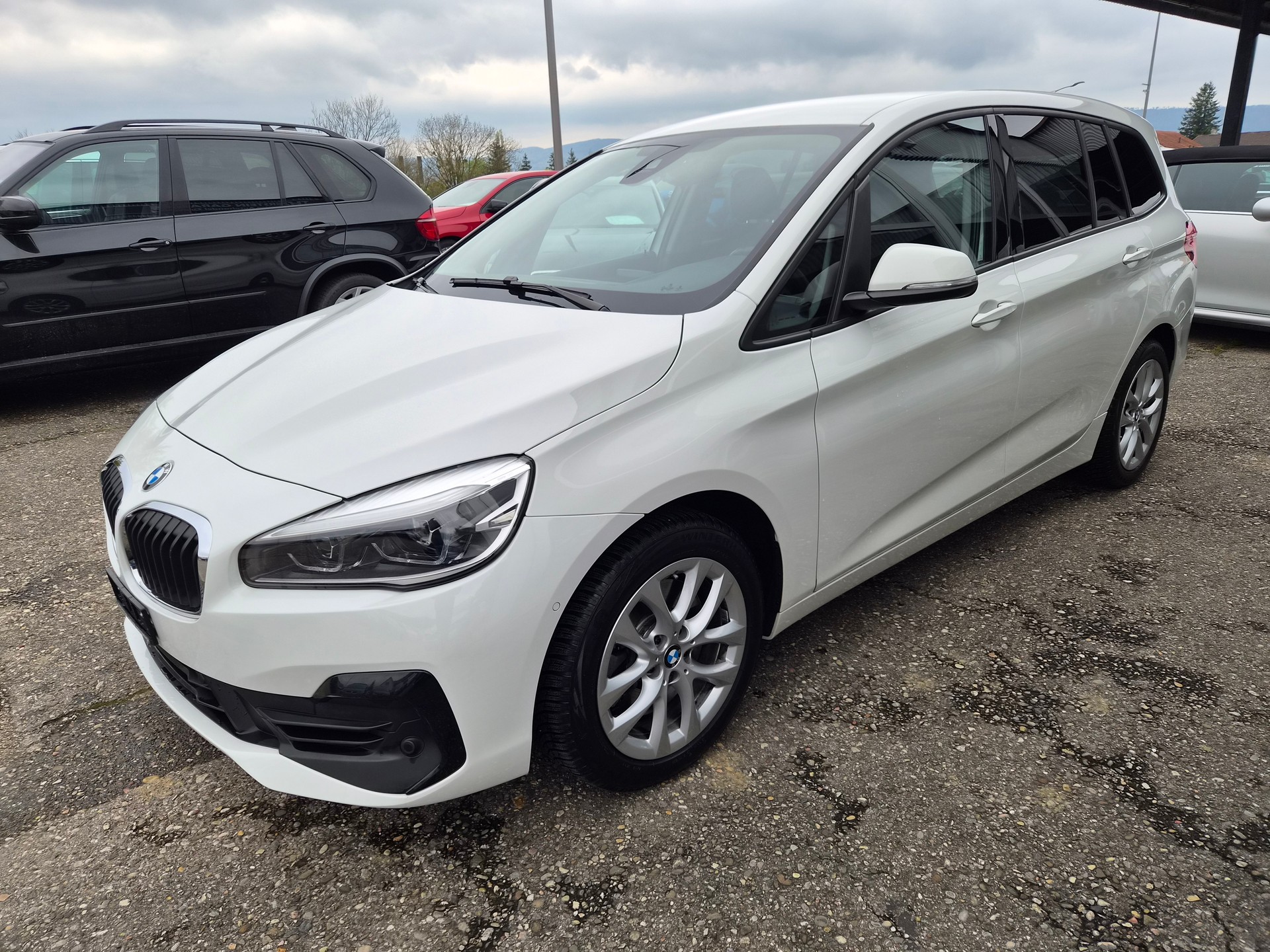 BMW 218d xDrive Gran Tourer Steptronic-image-2