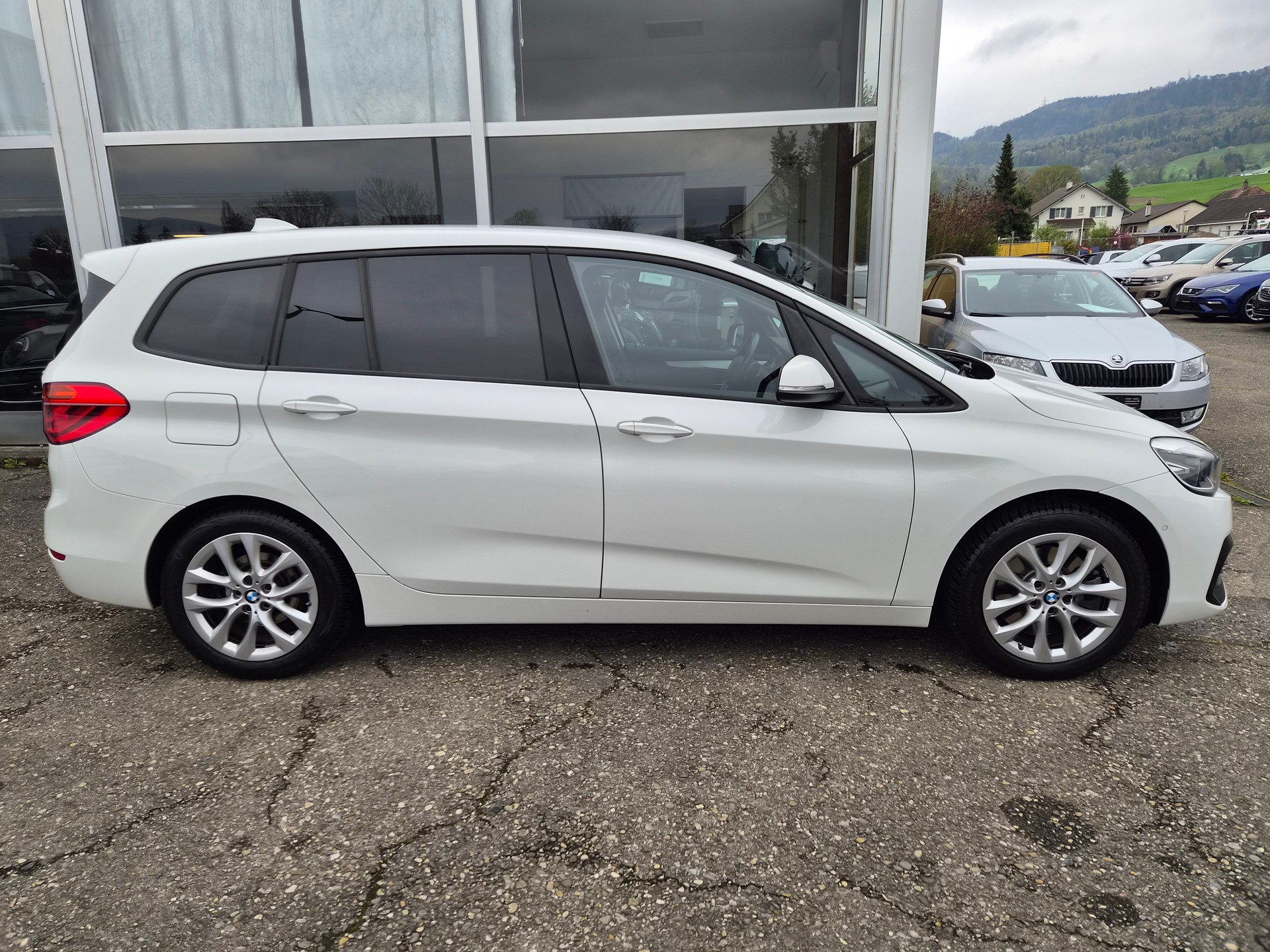 BMW 218d xDrive Gran Tourer Steptronic-image-6