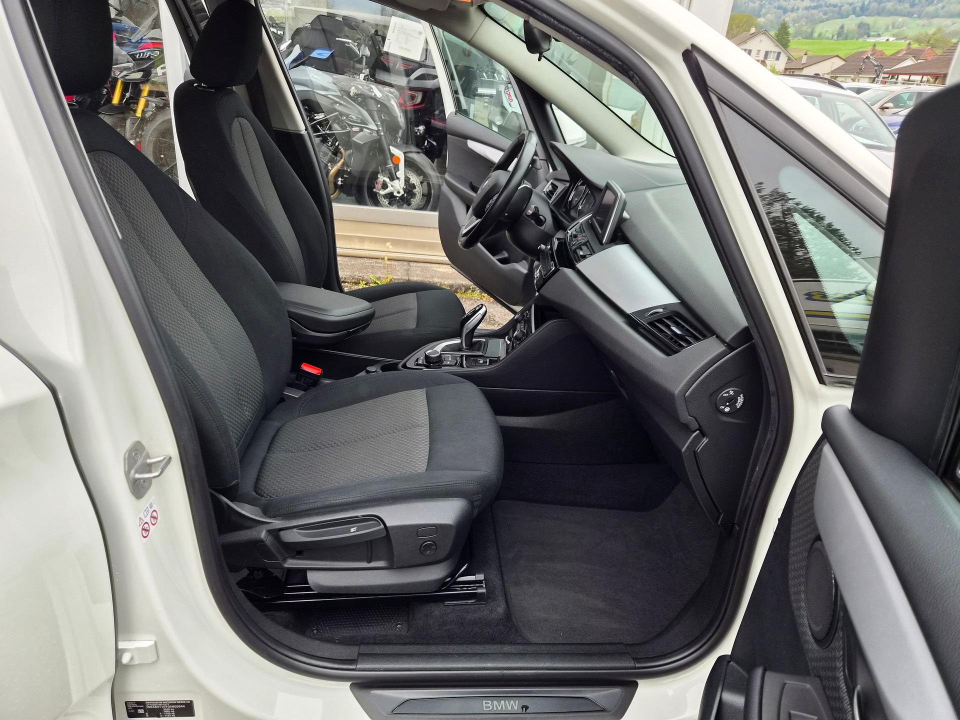 BMW 218d xDrive Gran Tourer Steptronic-image-9