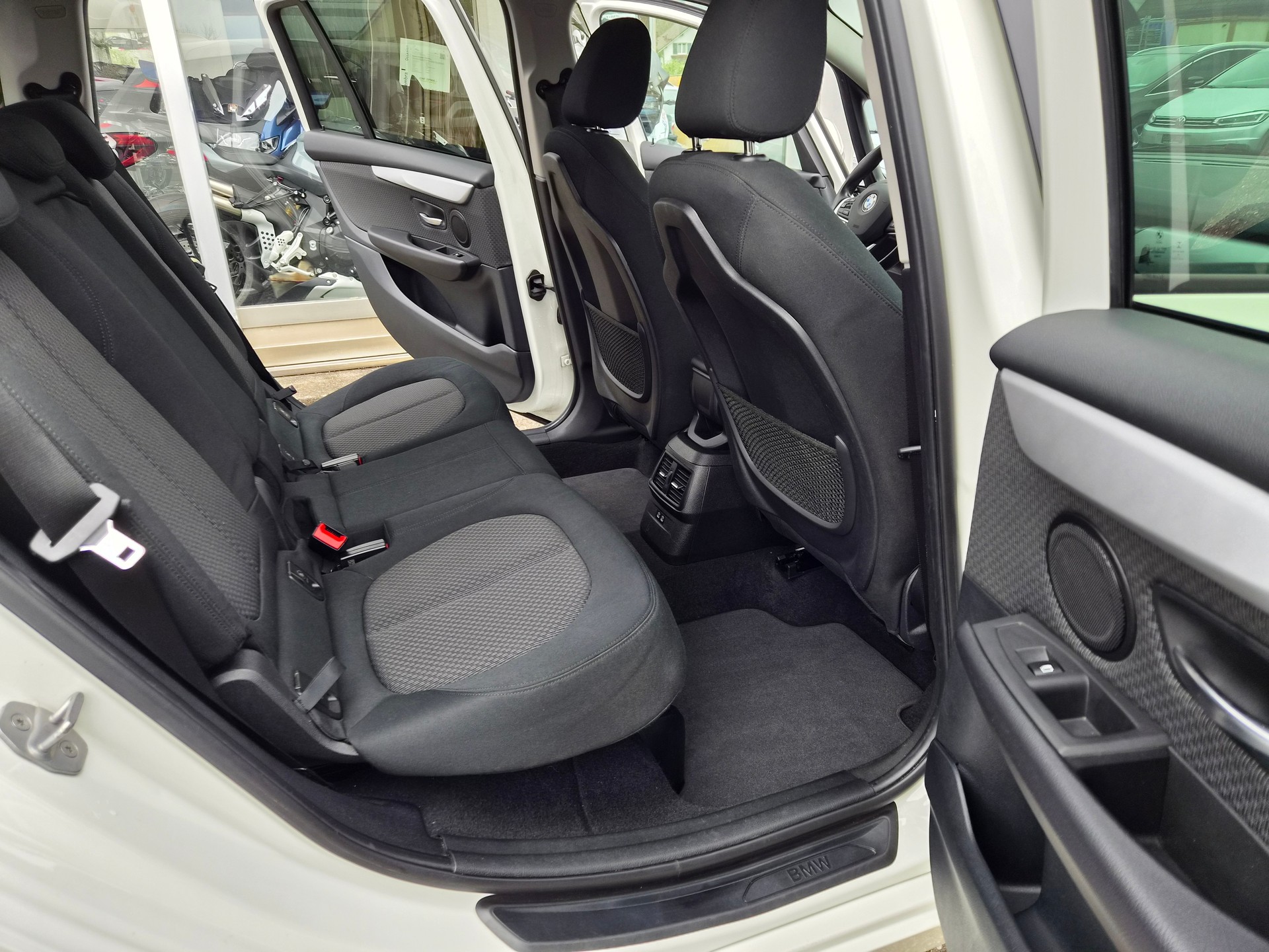BMW 218d xDrive Gran Tourer Steptronic-image-10