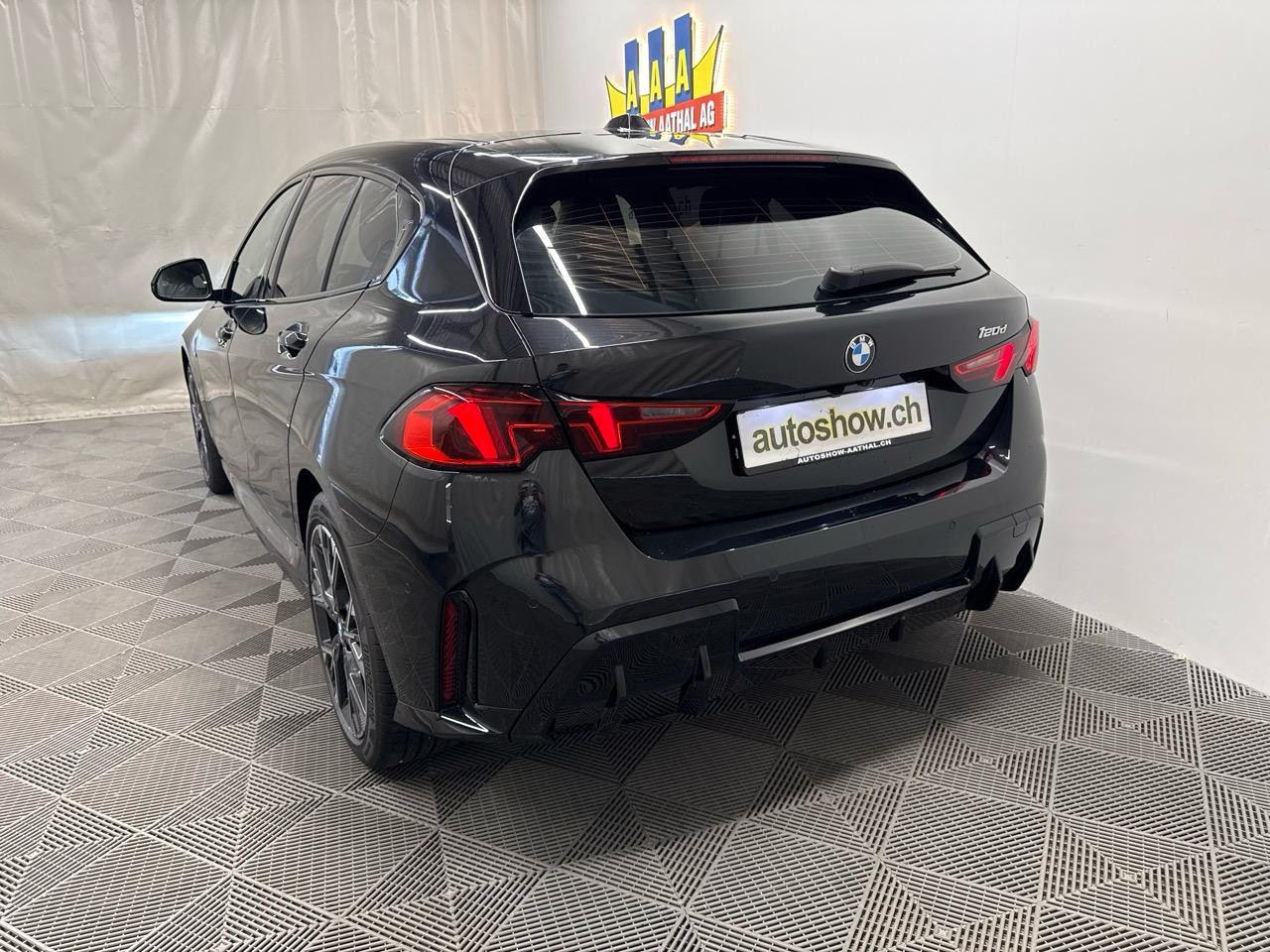 BMW 120d M Sport Steptronic-image-11