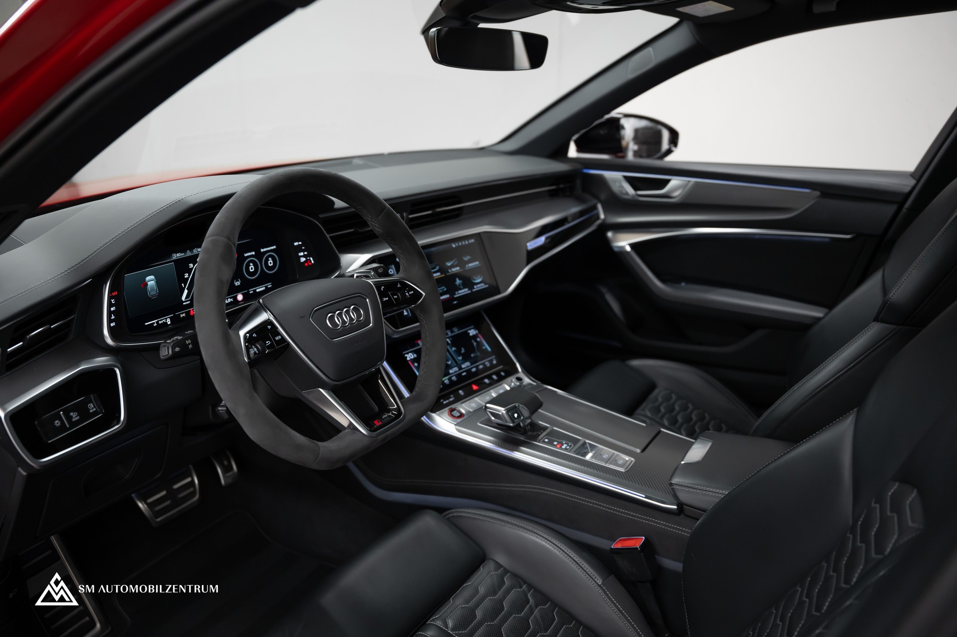 AUDI RS6 Avant 4.0 V8 TFSI quattro T-Tronic / Keramik / Standheizung / Dynamik Paket / Panorama /360°-image-12