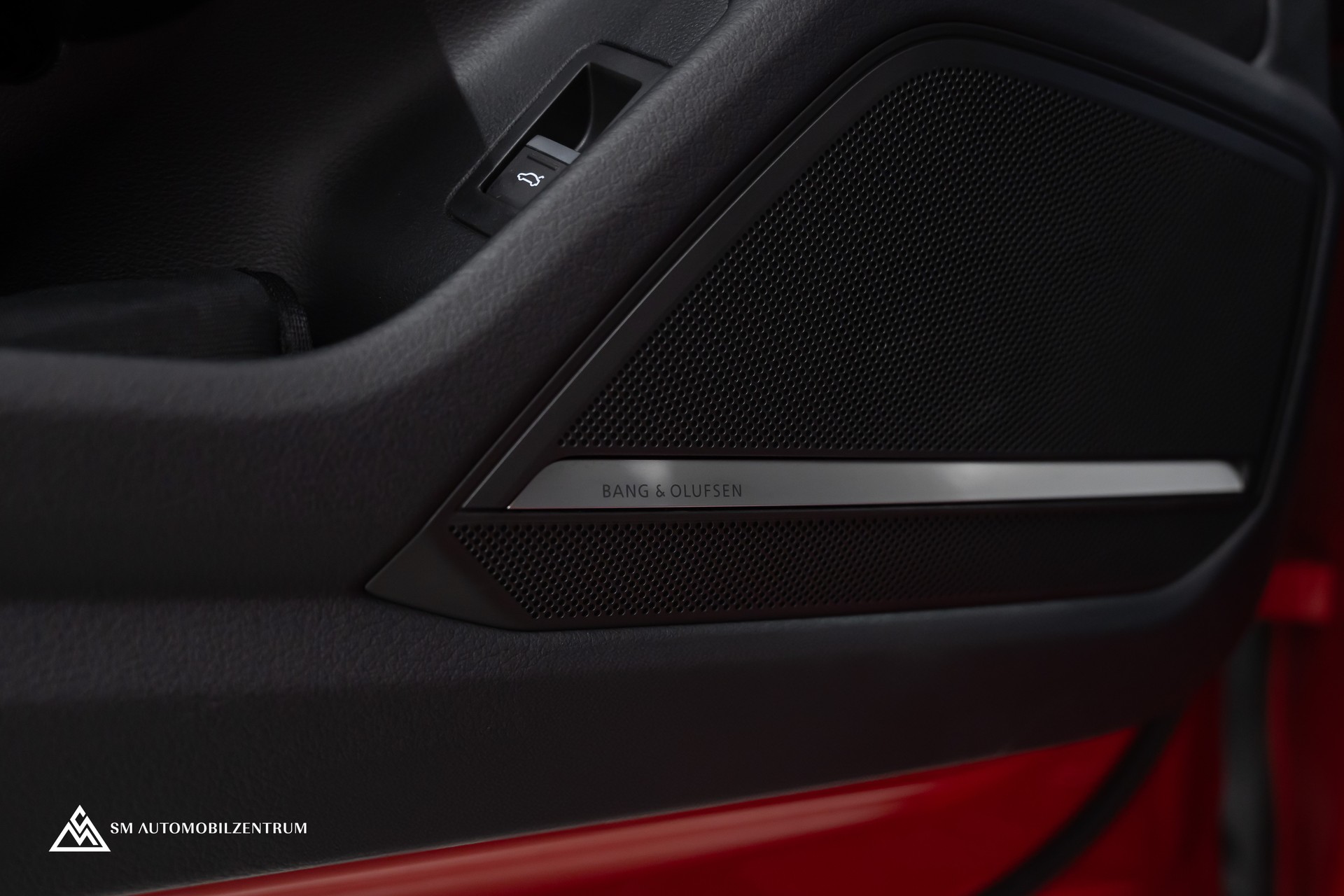 AUDI RS6 Avant 4.0 V8 TFSI quattro T-Tronic / Keramik / Standheizung / Dynamik Paket / Panorama /360°-image-36