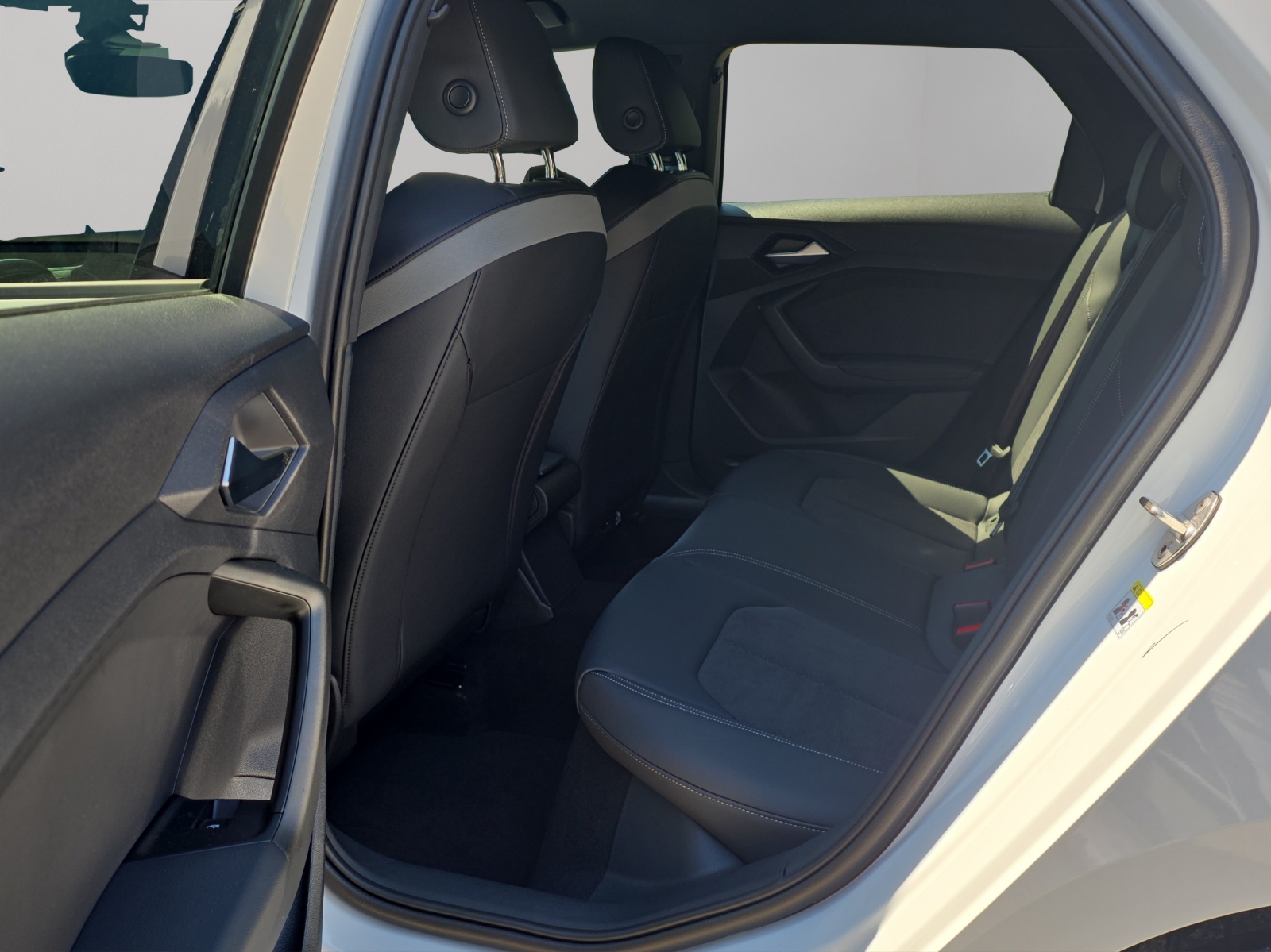 AUDI A1 Sportback 35 TFSI S Line S-tronic-image-9