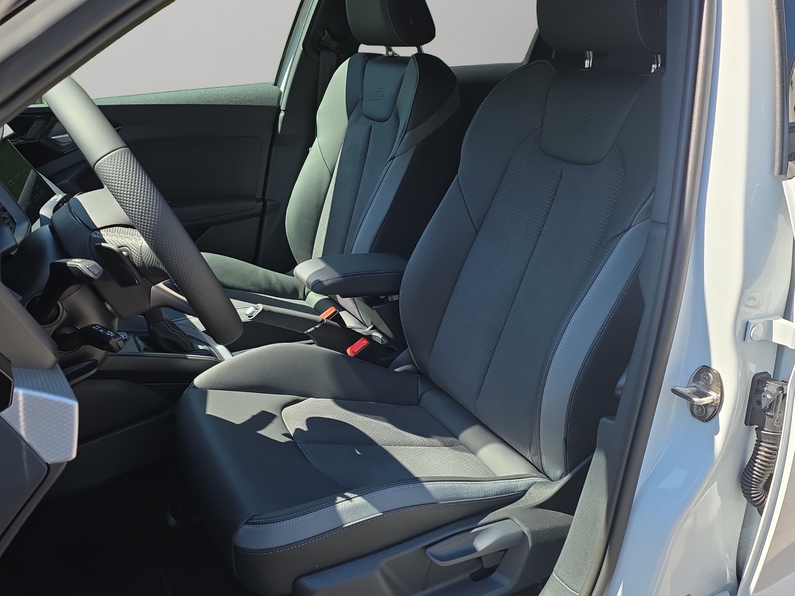 AUDI A1 Sportback 35 TFSI S Line S-tronic-image-8