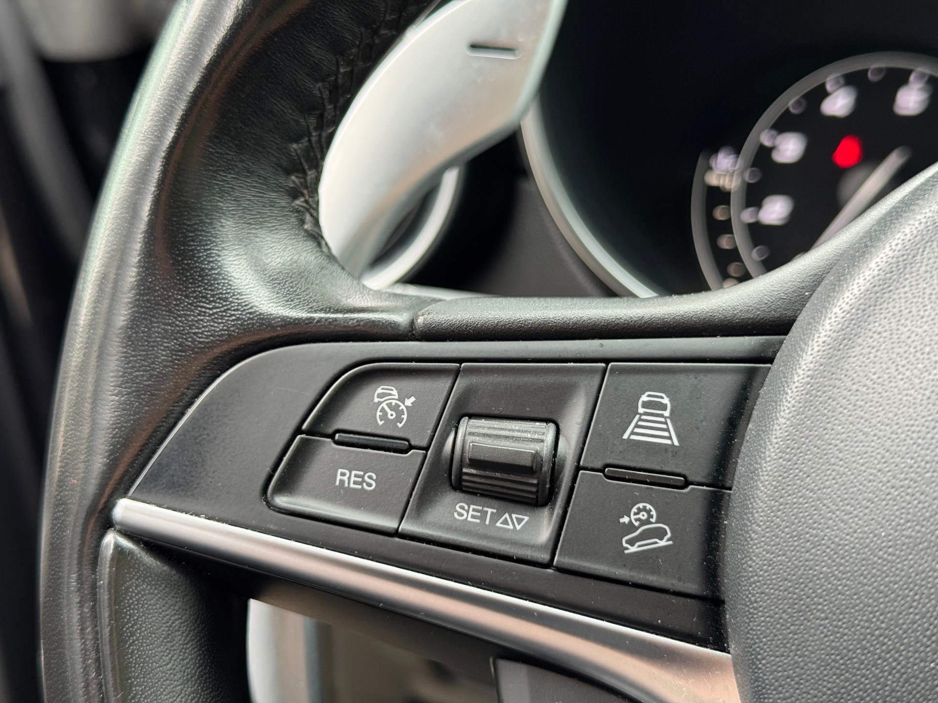 ALFA ROMEO Stelvio 2.0 Super Q4 Automatic-image-17