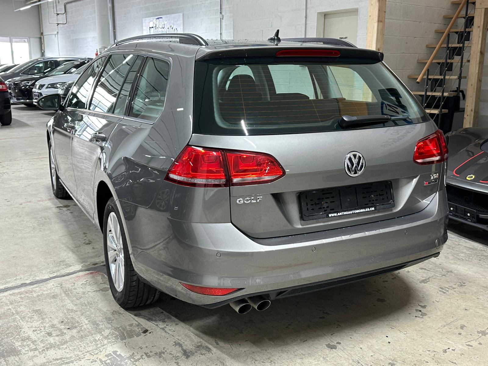VW Golf Variant 1.6 TDI Comfortline 4Motion-image-4