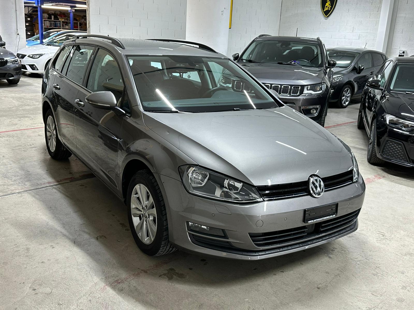 VW Golf Variant 1.6 TDI Comfortline 4Motion-image-2