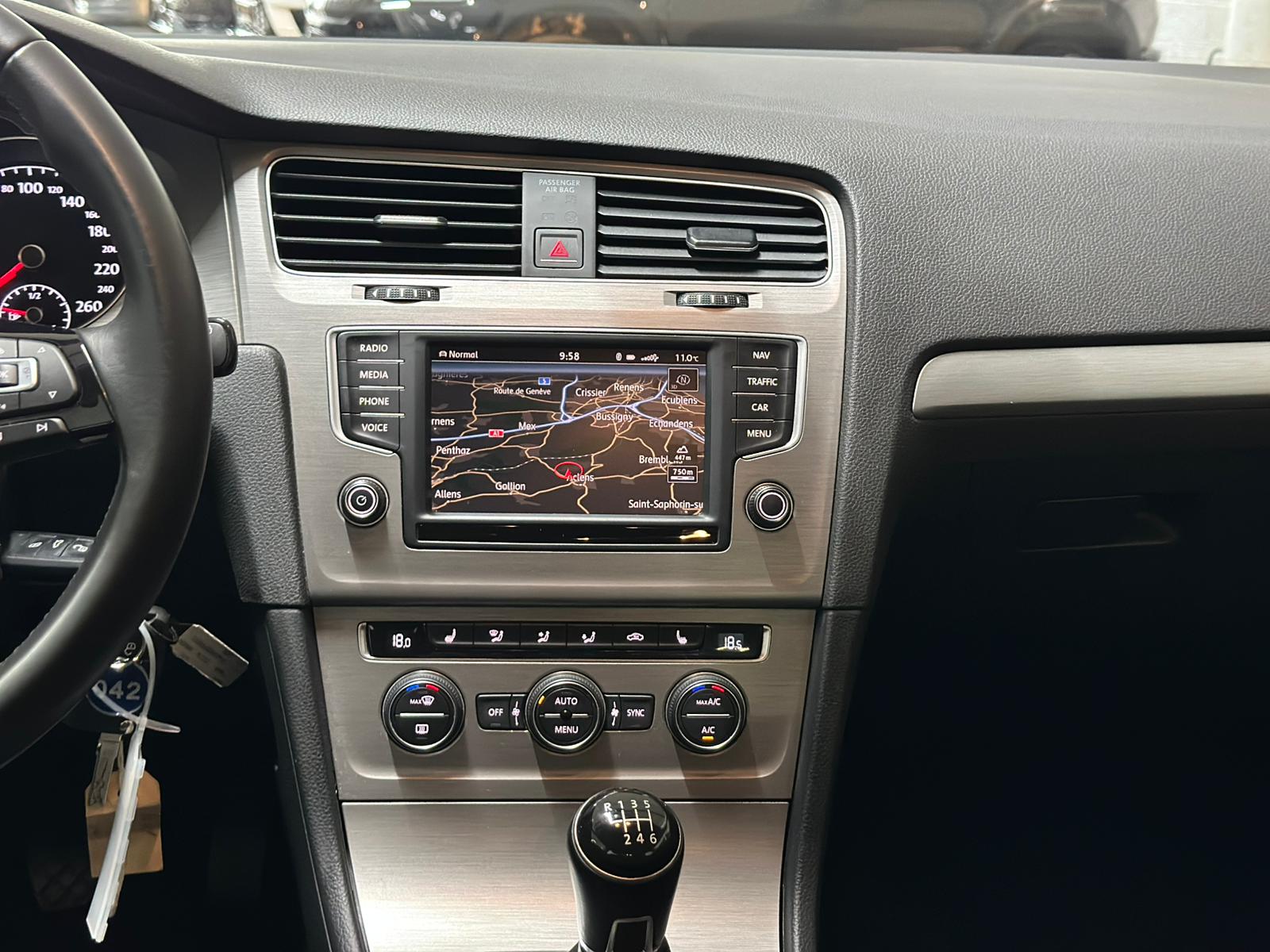 VW Golf Variant 1.6 TDI Comfortline 4Motion-image-15