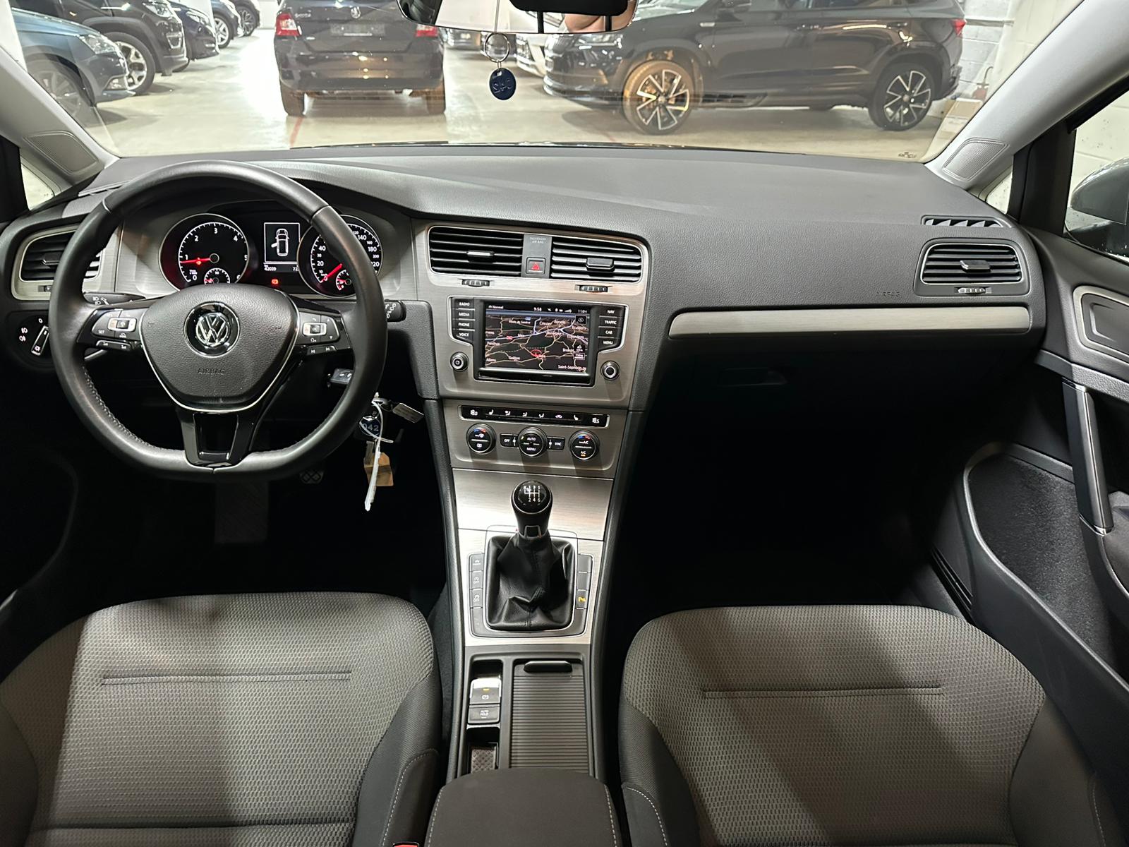 VW Golf Variant 1.6 TDI Comfortline 4Motion-image-10