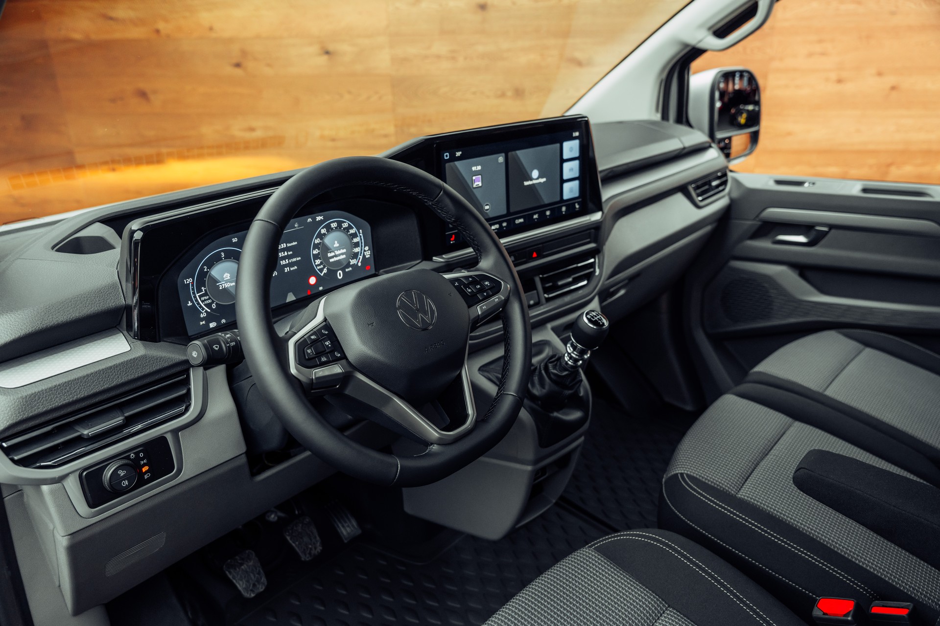 VW Transporter 2.0 TDI Lang-image-4