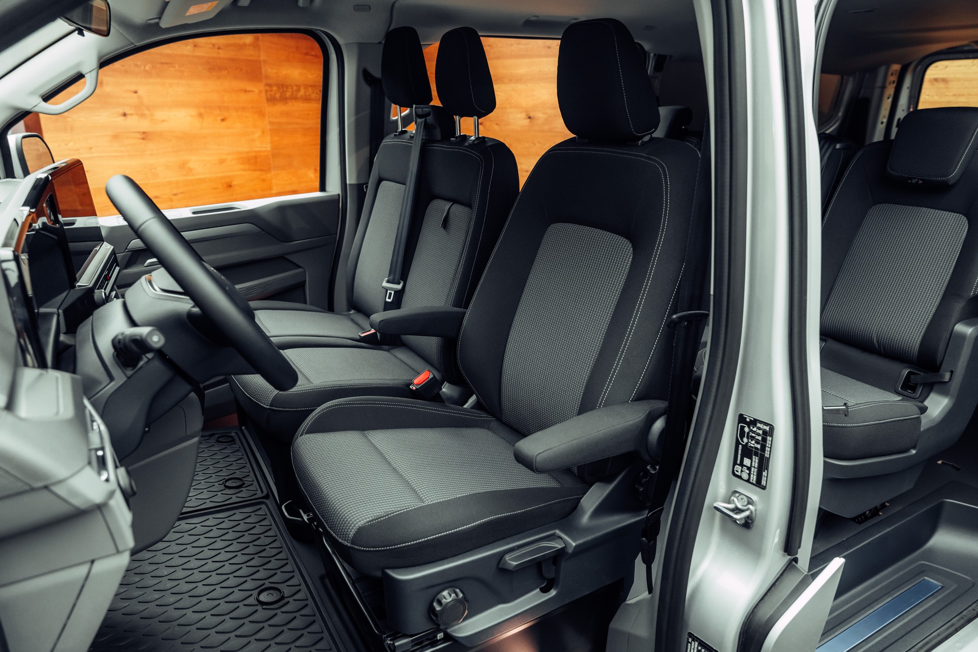 VW Transporter 2.0 TDI Lang-image-5