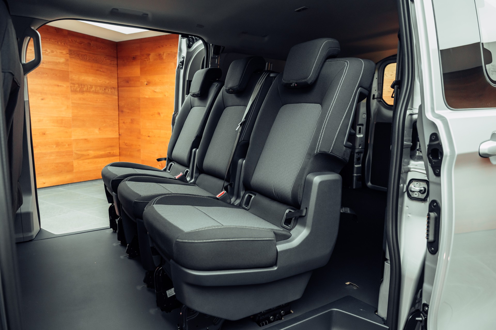 VW Transporter 2.0 TDI Lang-image-7
