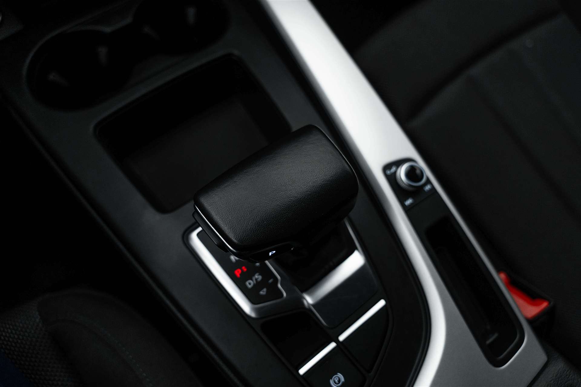 AUDI A4 Avant 35 TFSI S-tronic-image-24