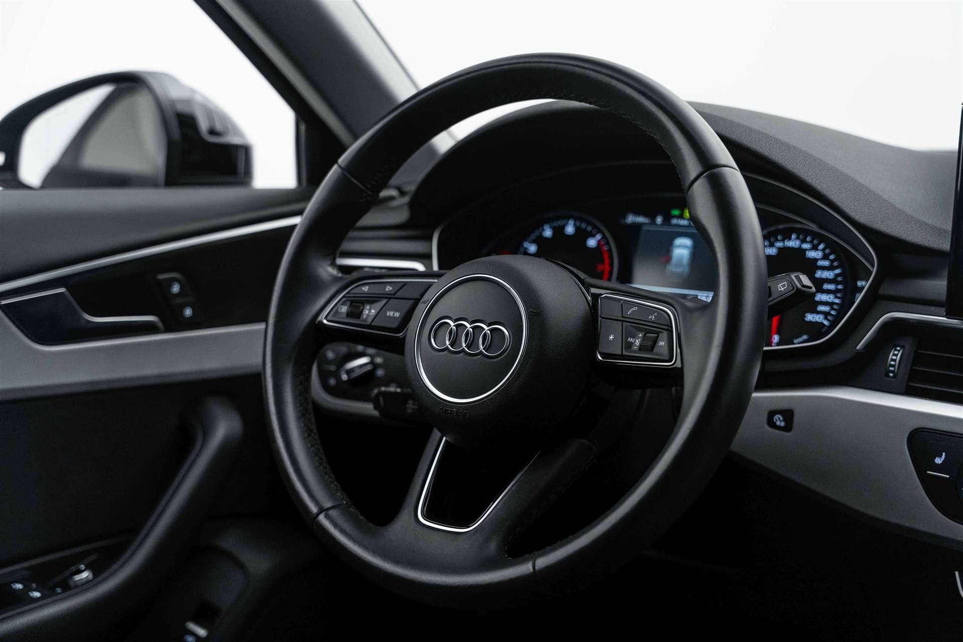 AUDI A4 Avant 35 TFSI S-tronic-image-9