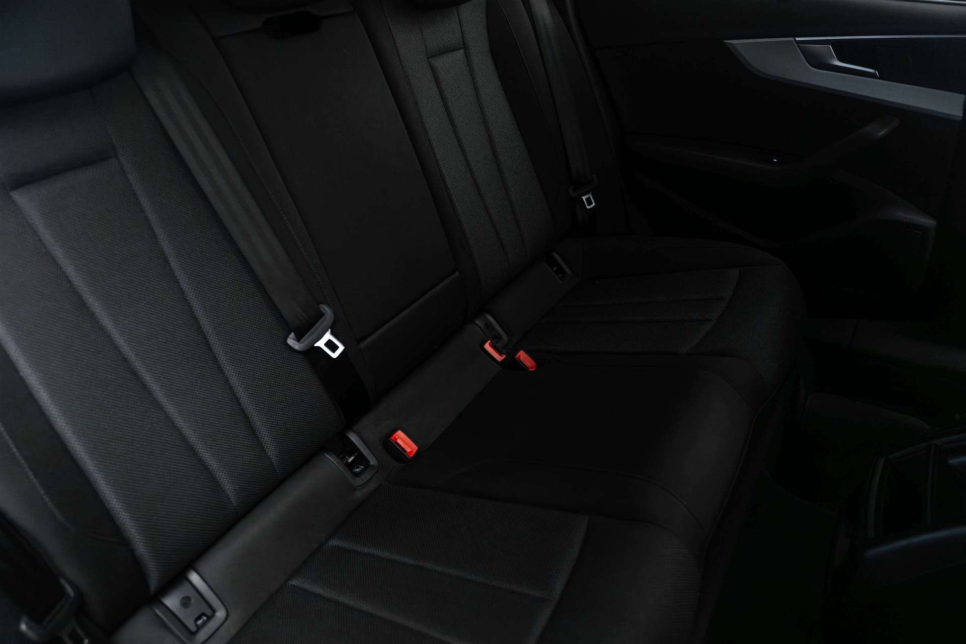 AUDI A4 Avant 35 TFSI S-tronic-image-13