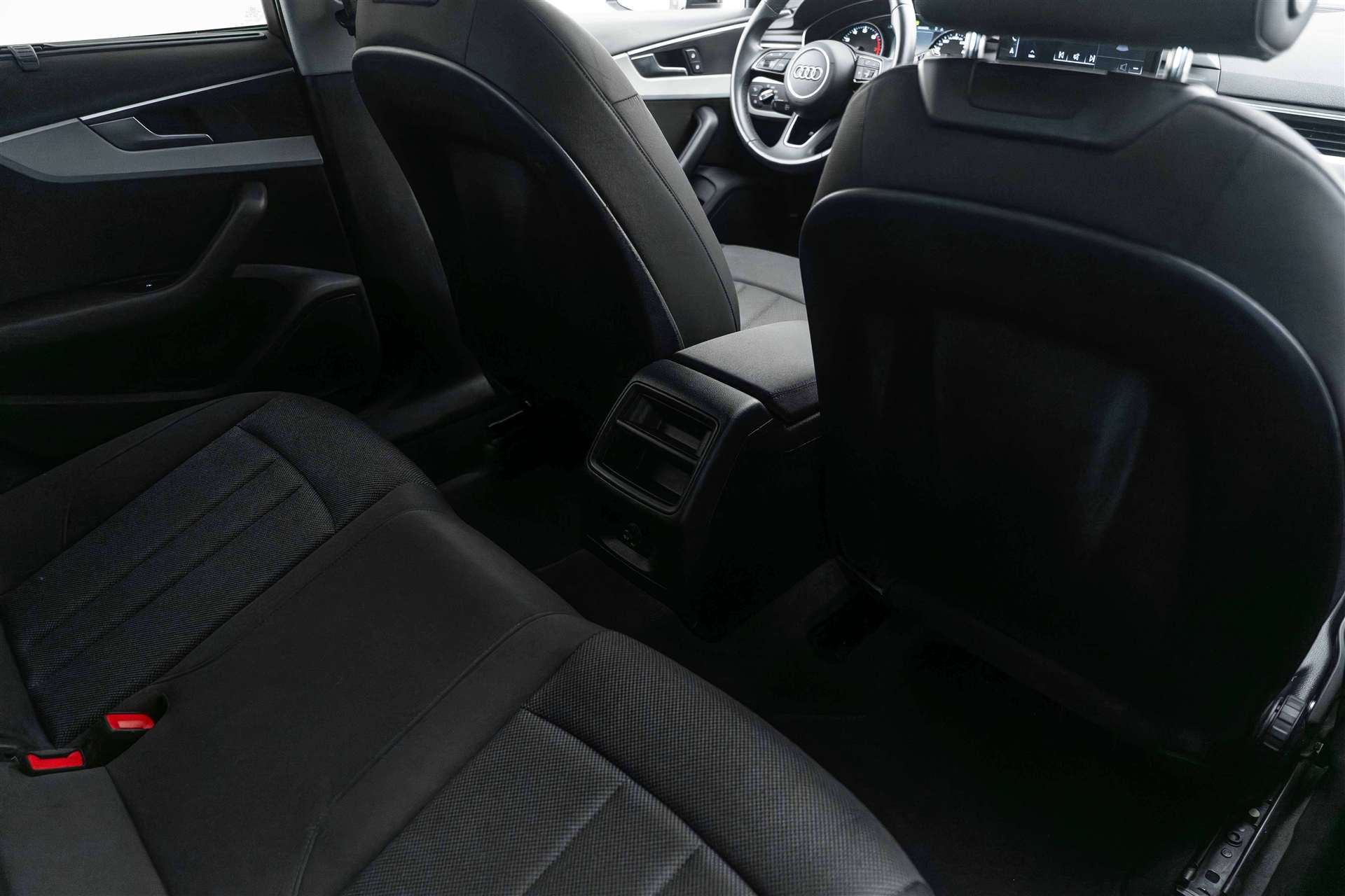 AUDI A4 Avant 35 TFSI S-tronic-image-12